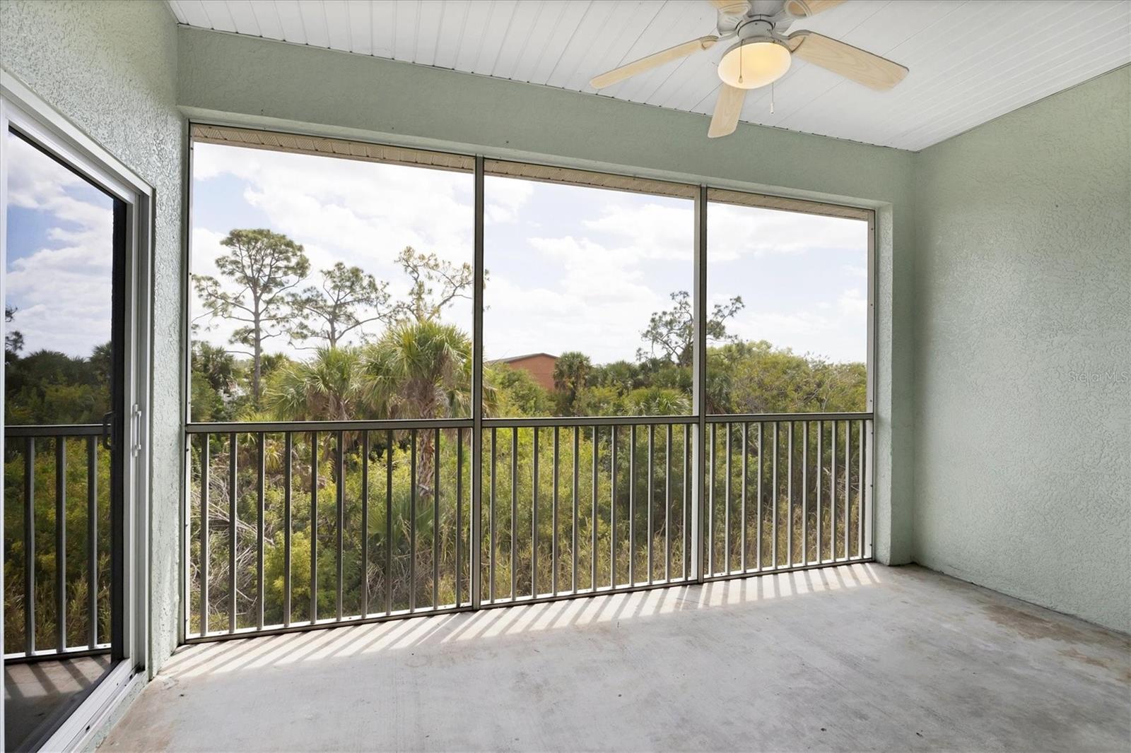 Listing photo id 69 for 4520 Biscayne Drive