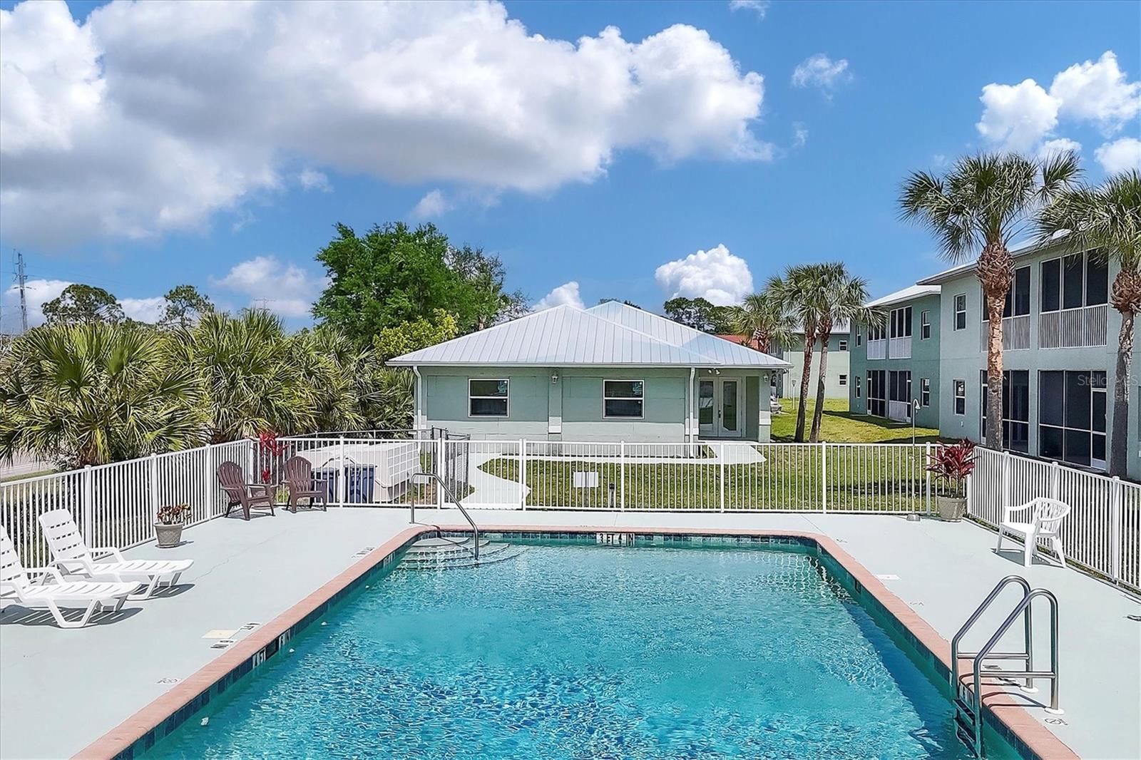 Listing photo id 94 for 4520 Biscayne Drive