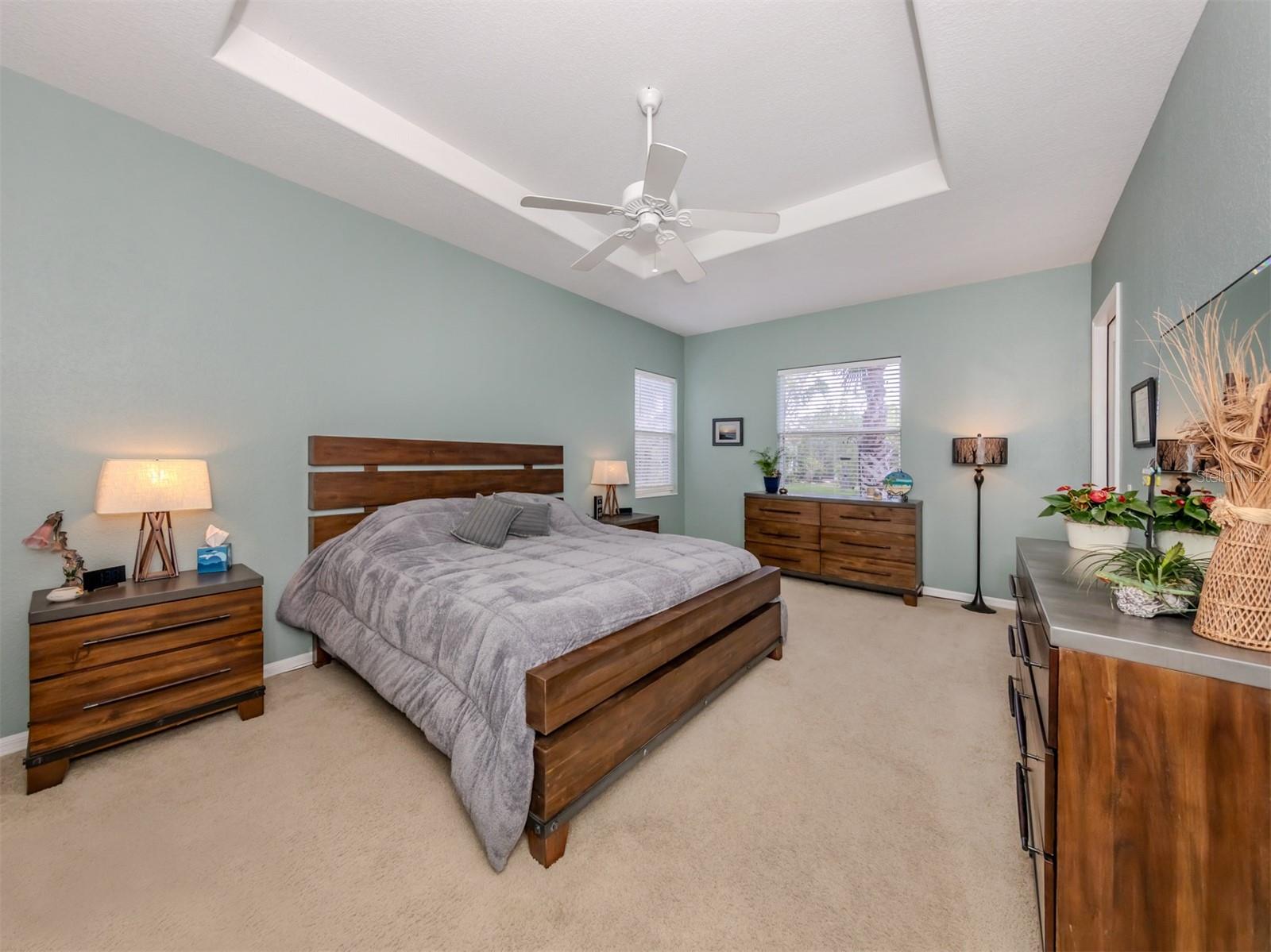 Listing photo id 13 for 101 Bellini Court