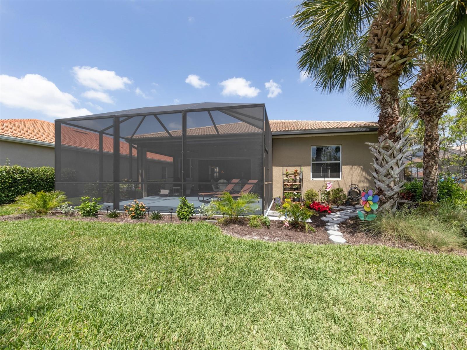 Listing photo id 21 for 101 Bellini Court