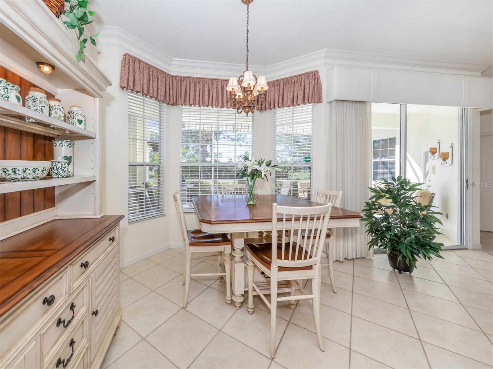 Image 16 of 83 For 344 Bermuda Court 4