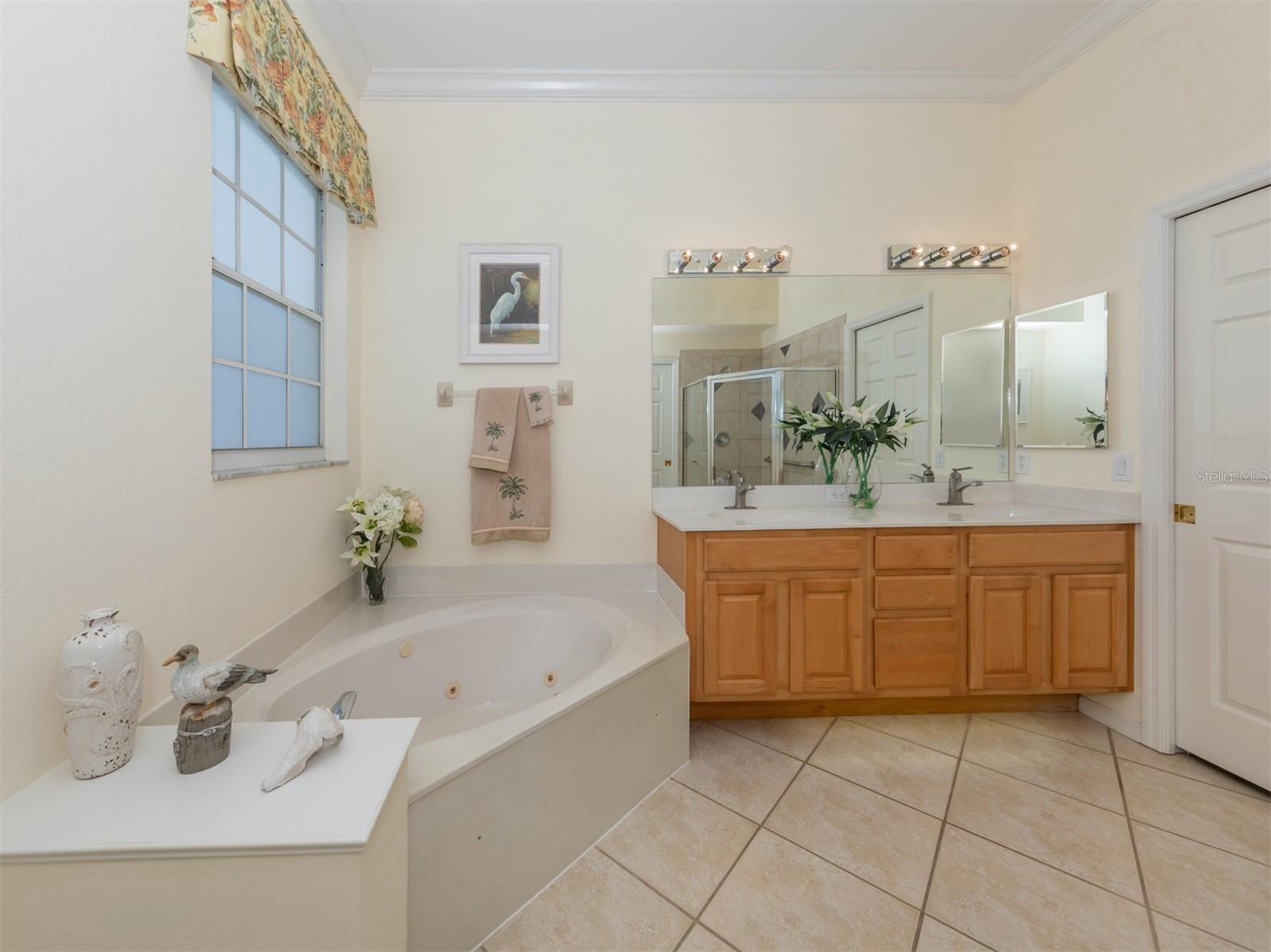 Image 22 of 83 For 344 Bermuda Court 4
