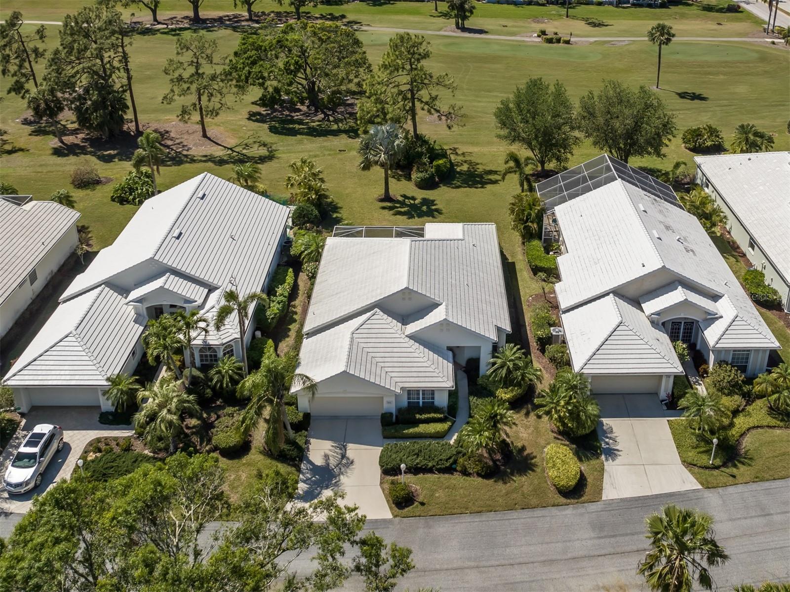 Image 33 of 83 For 344 Bermuda Court 4