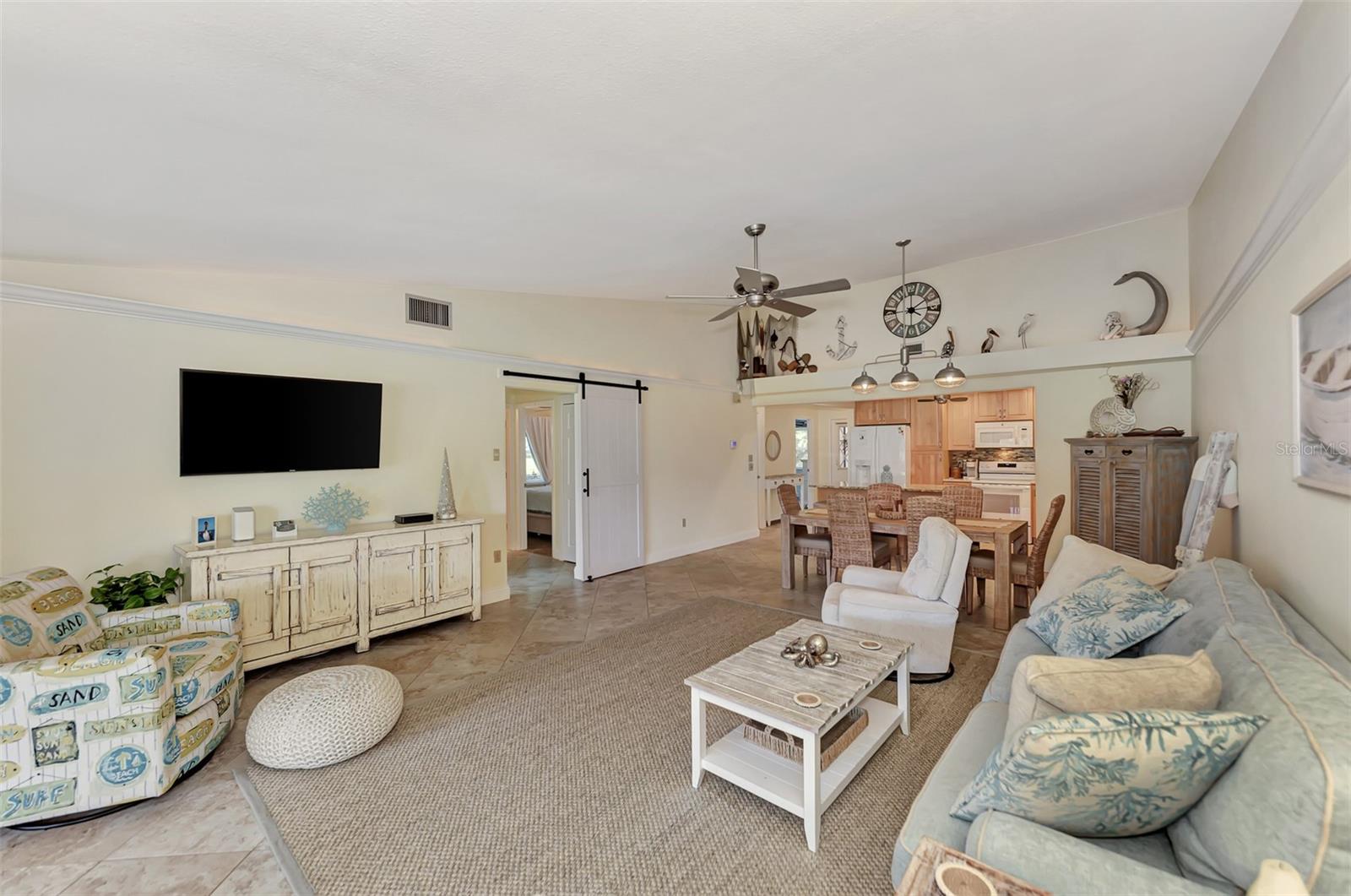 Image 16 of 51 For 1211 Capri Isles Boulevard 53