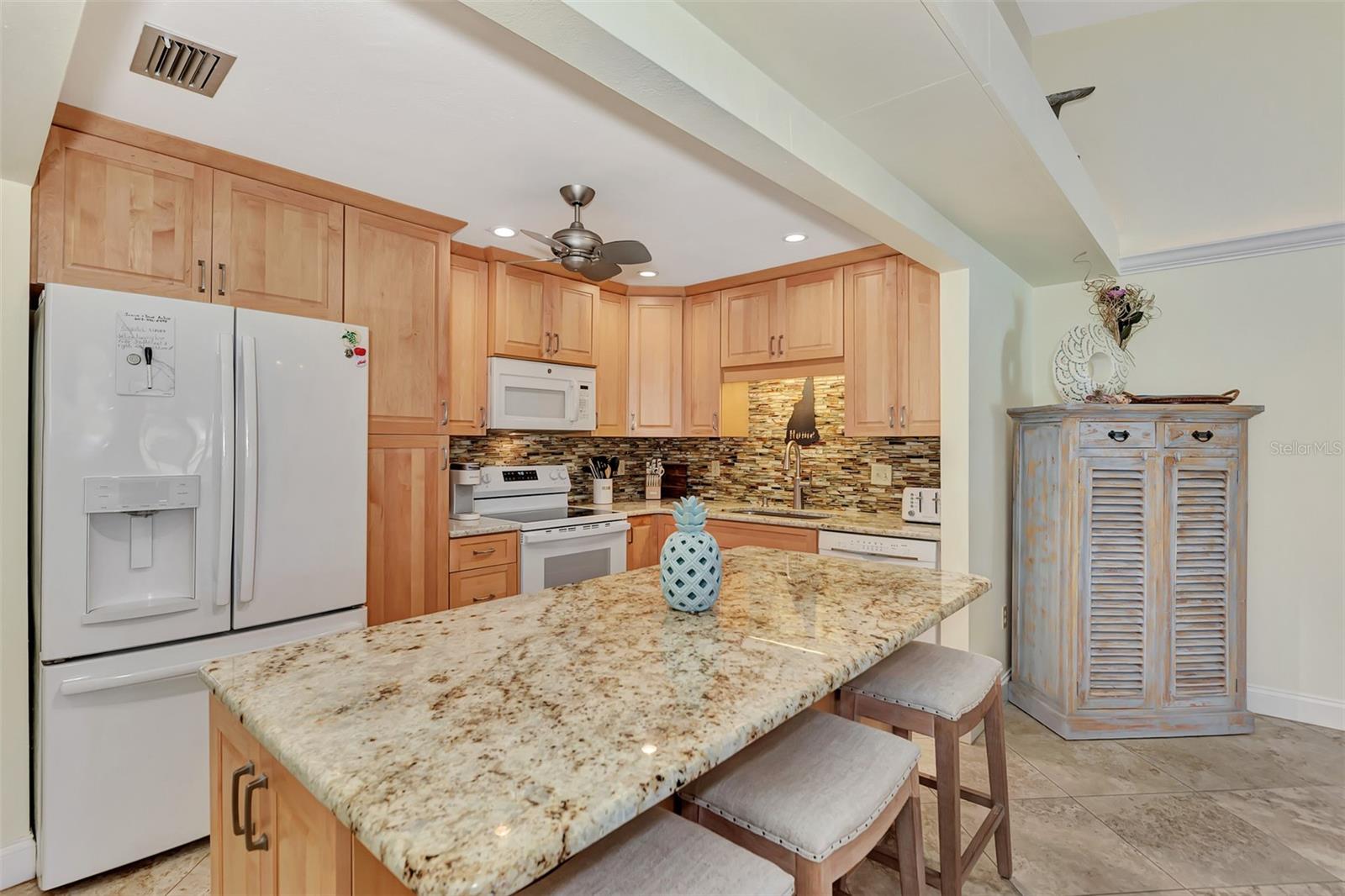 Image 19 of 51 For 1211 Capri Isles Boulevard 53