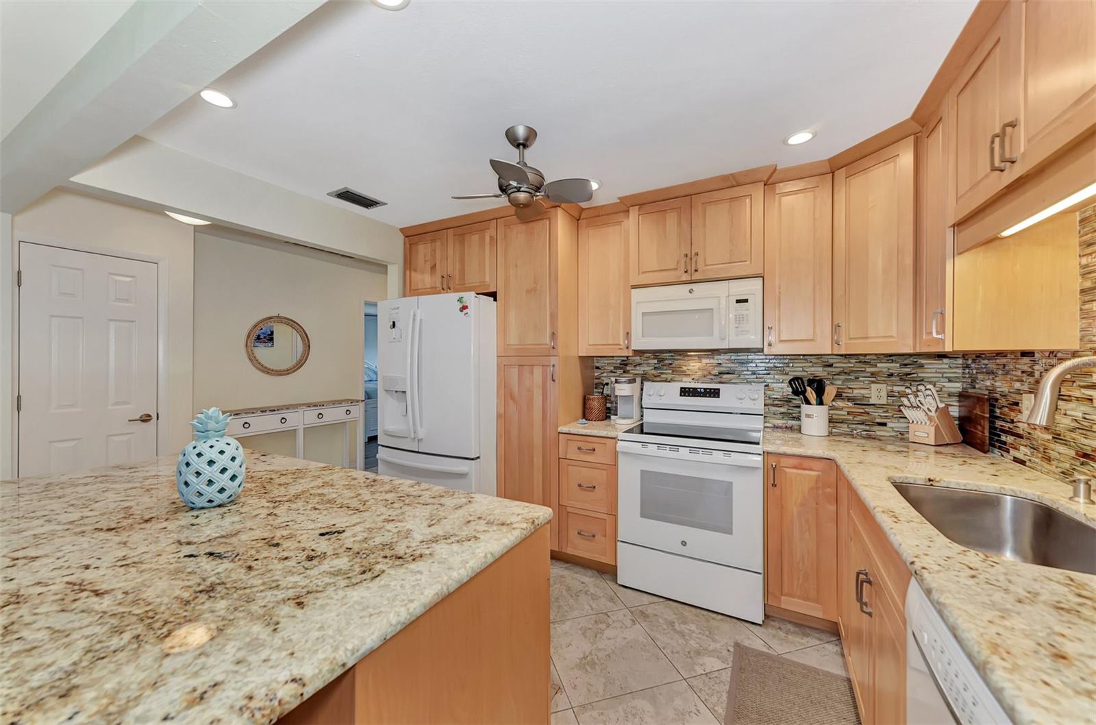 Image 21 of 51 For 1211 Capri Isles Boulevard 53