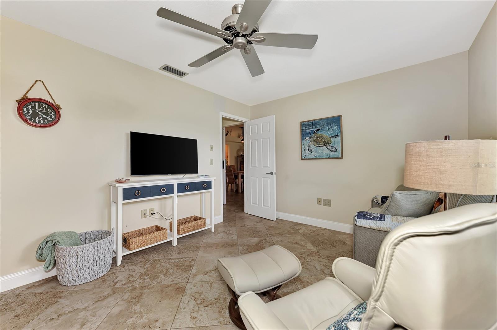 Image 33 of 51 For 1211 Capri Isles Boulevard 53