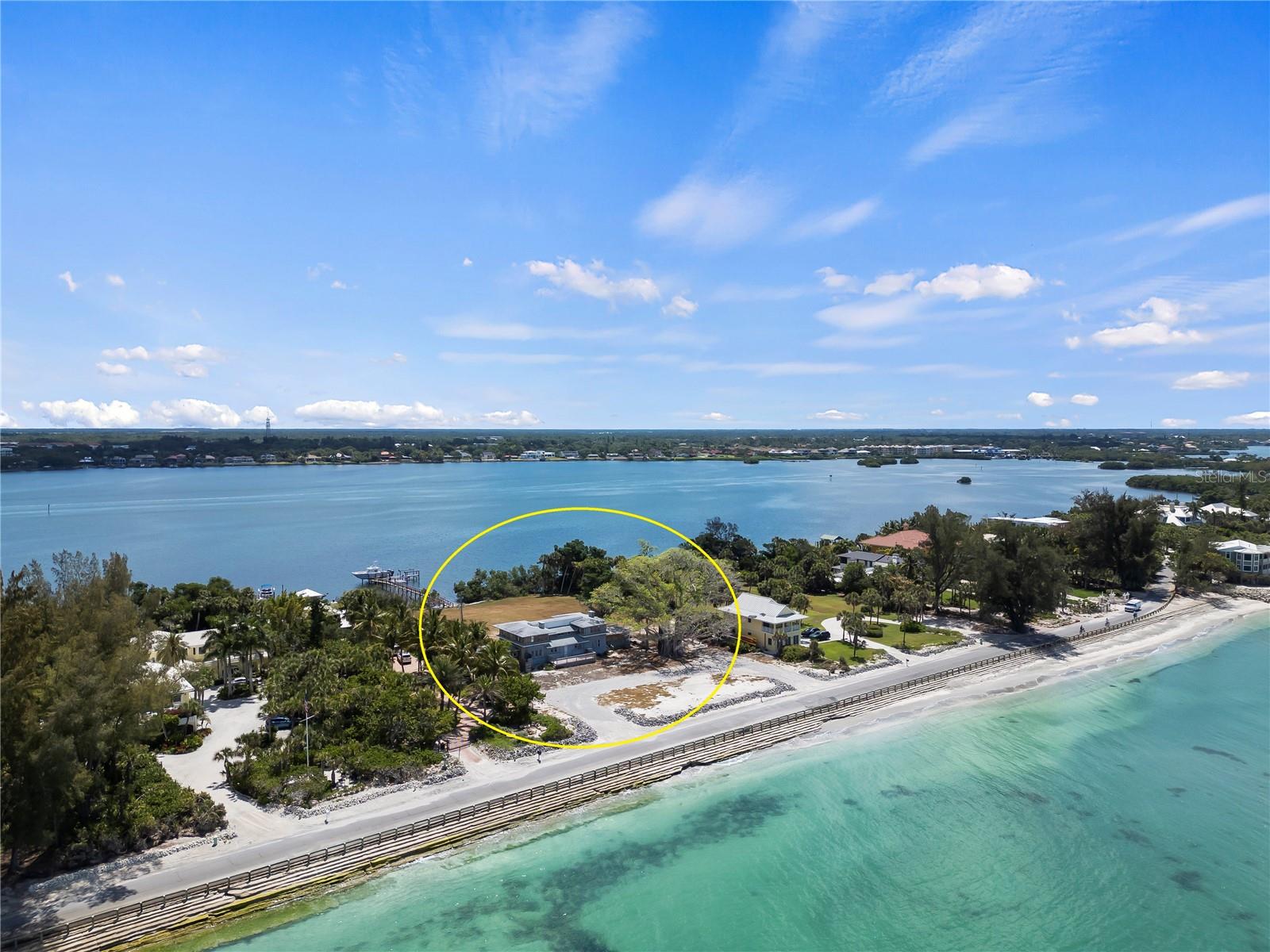 Listing photo id 0 for 608 Casey Key Road