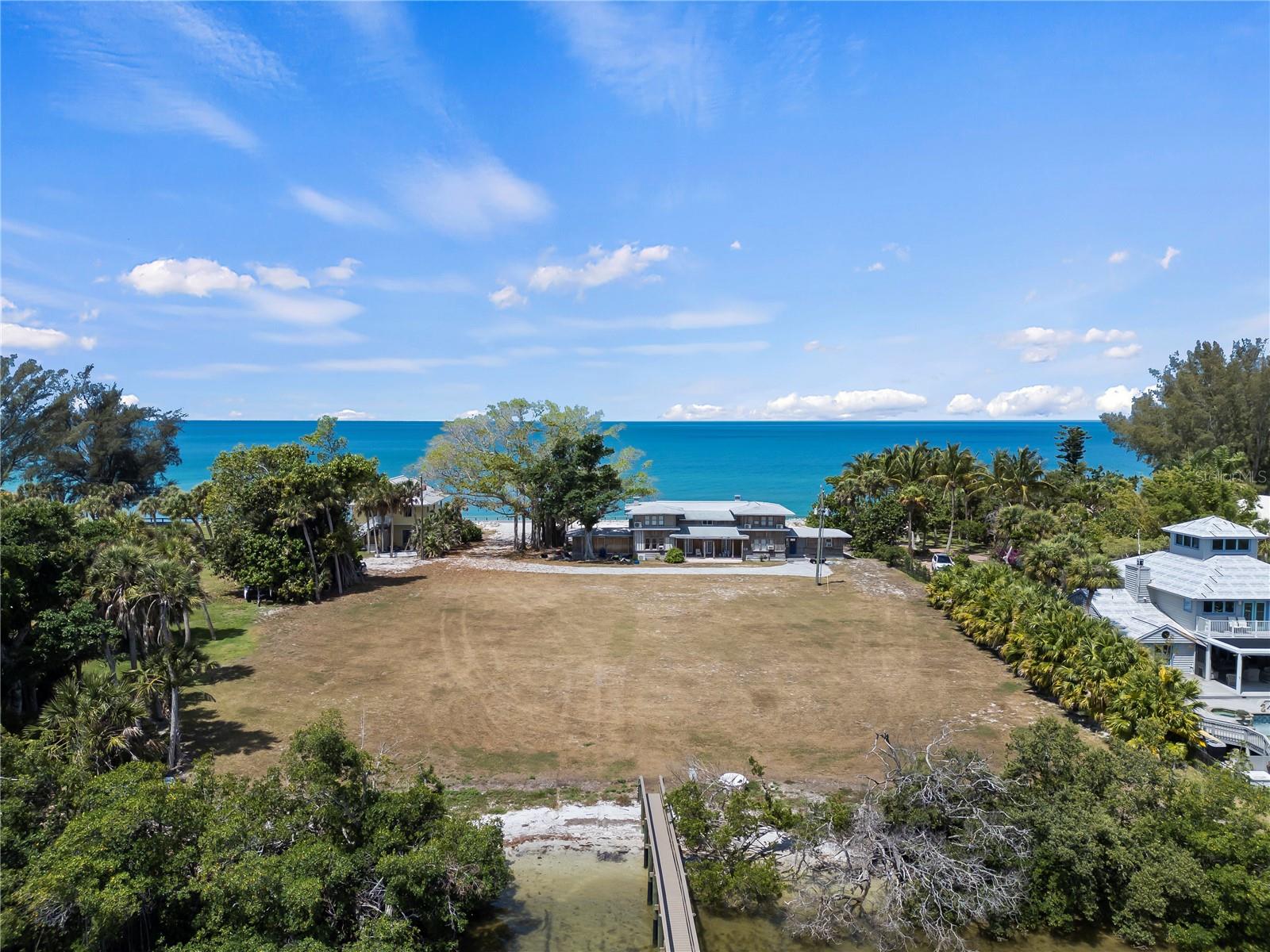 Listing photo id 19 for 608 Casey Key Road