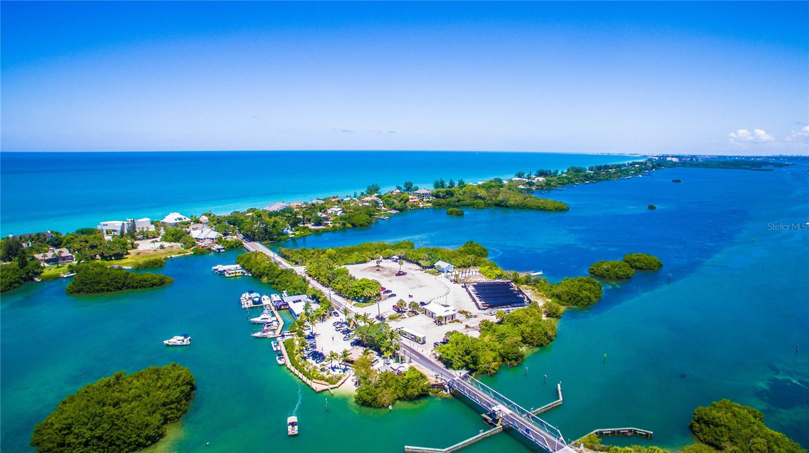 Listing photo id 22 for 608 Casey Key Road