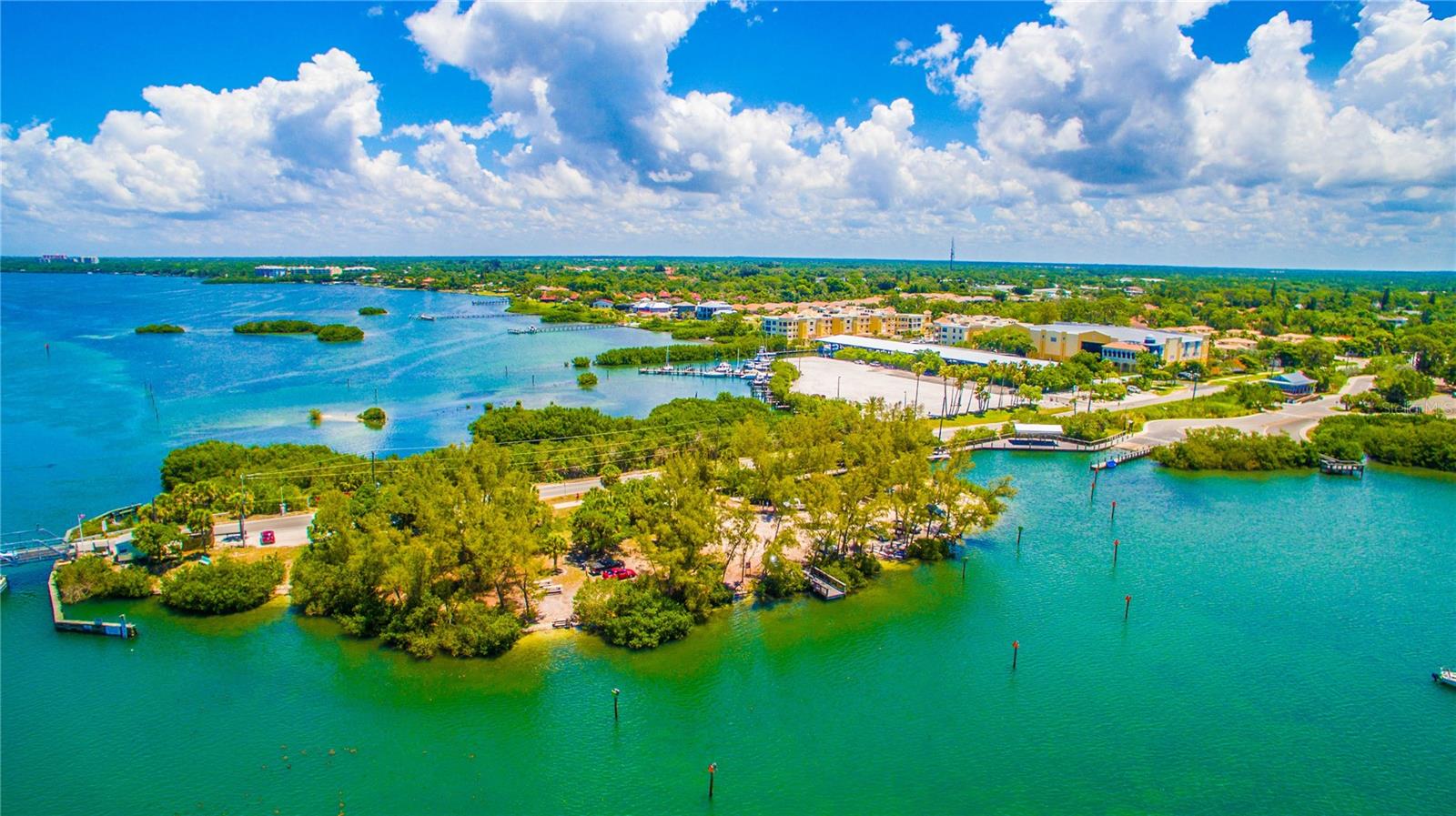 Listing photo id 23 for 608 Casey Key Road