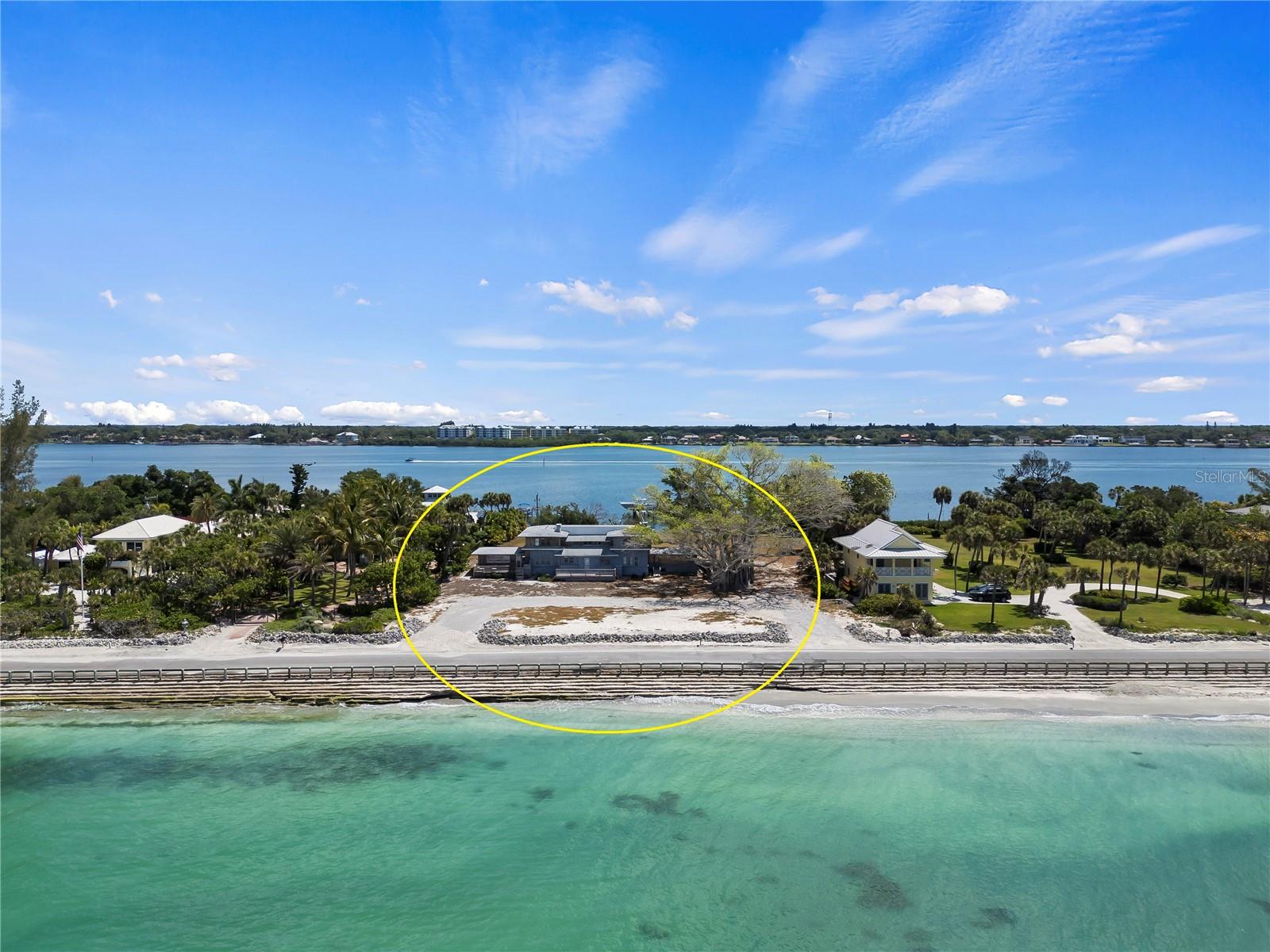 Listing photo id 1 for 608 Casey Key Road