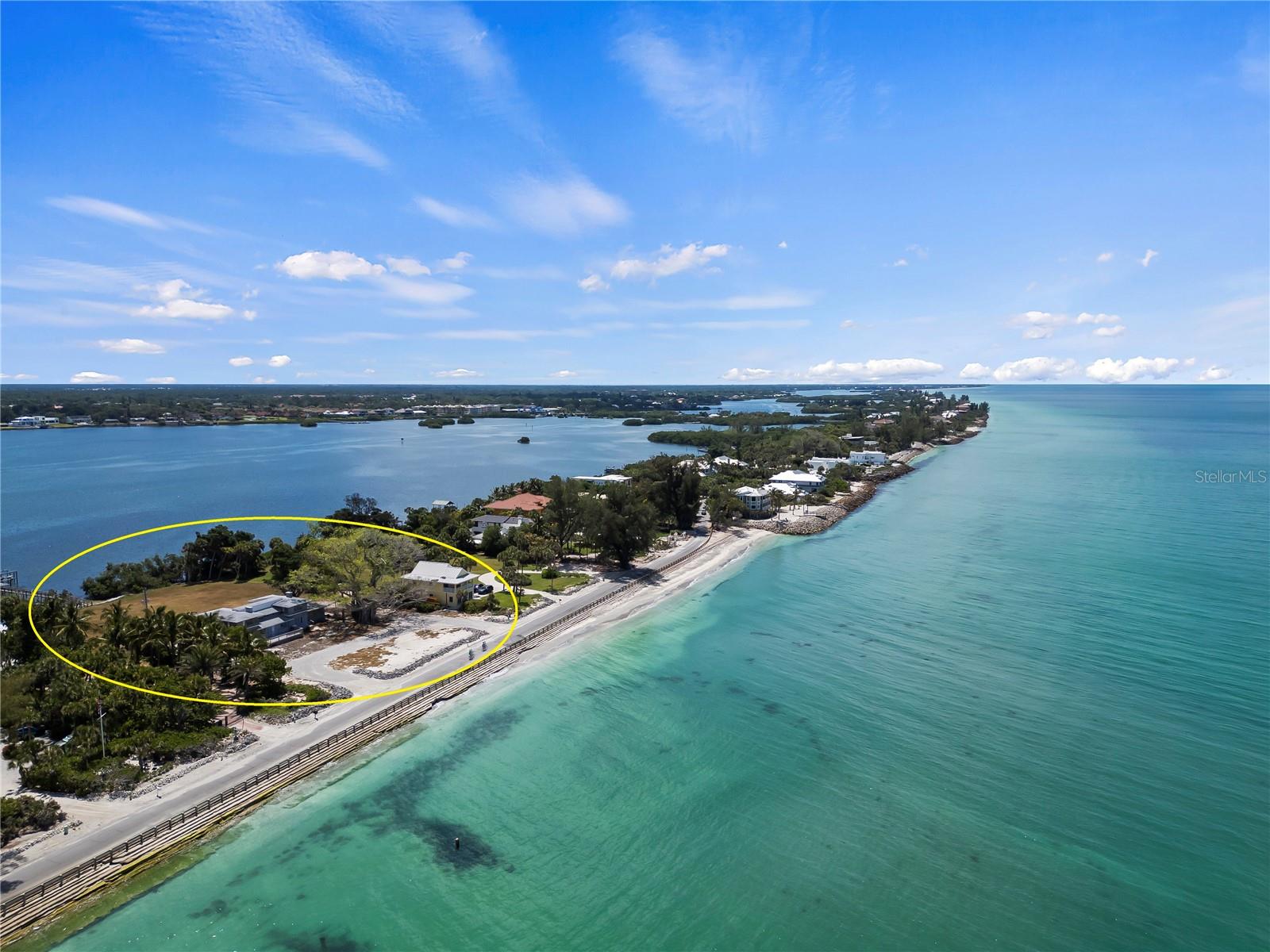 Listing photo id 2 for 608 Casey Key Road