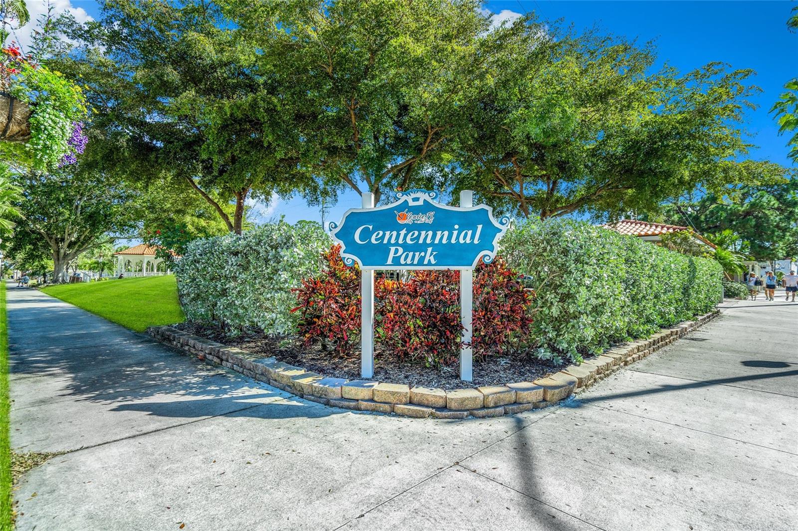 Image 41 of 50 For 1555 Tarpon Center Drive 156