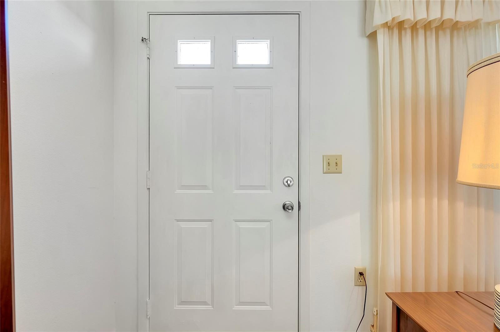 Listing photo id 9 for 472 Circlewood Drive L9