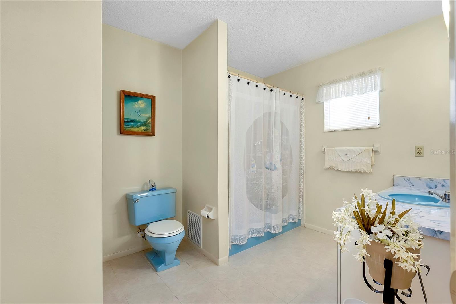 Listing photo id 26 for 472 Circlewood Drive L9