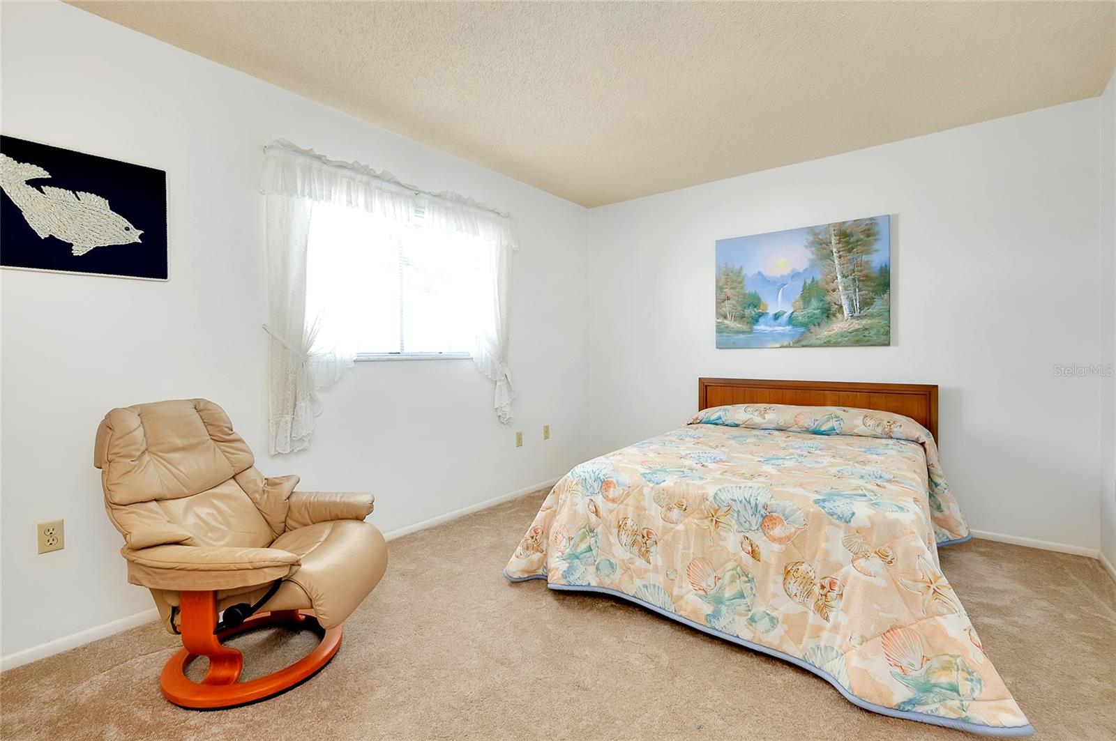 Listing photo id 29 for 472 Circlewood Drive L9