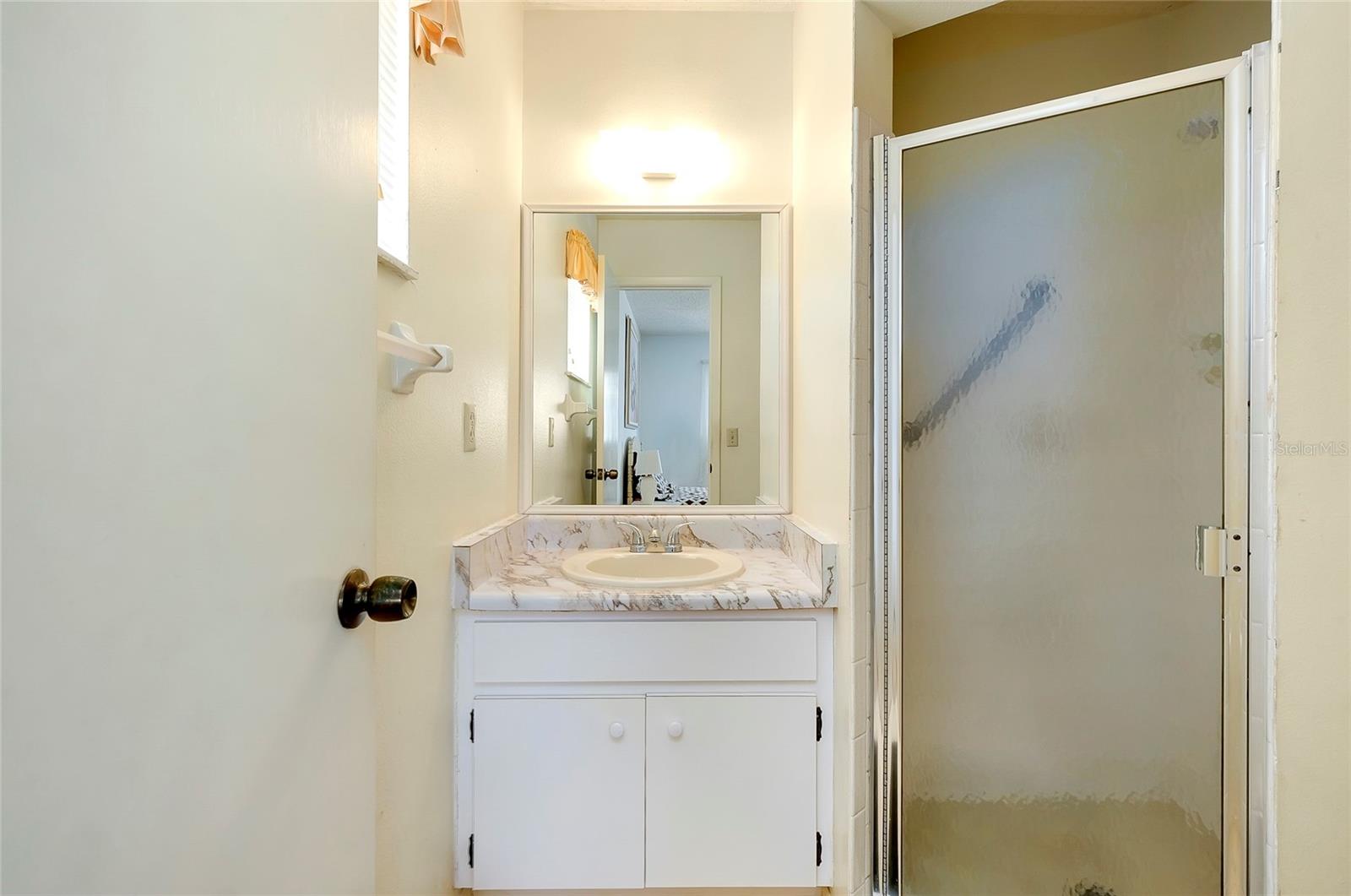 Listing photo id 31 for 472 Circlewood Drive L9