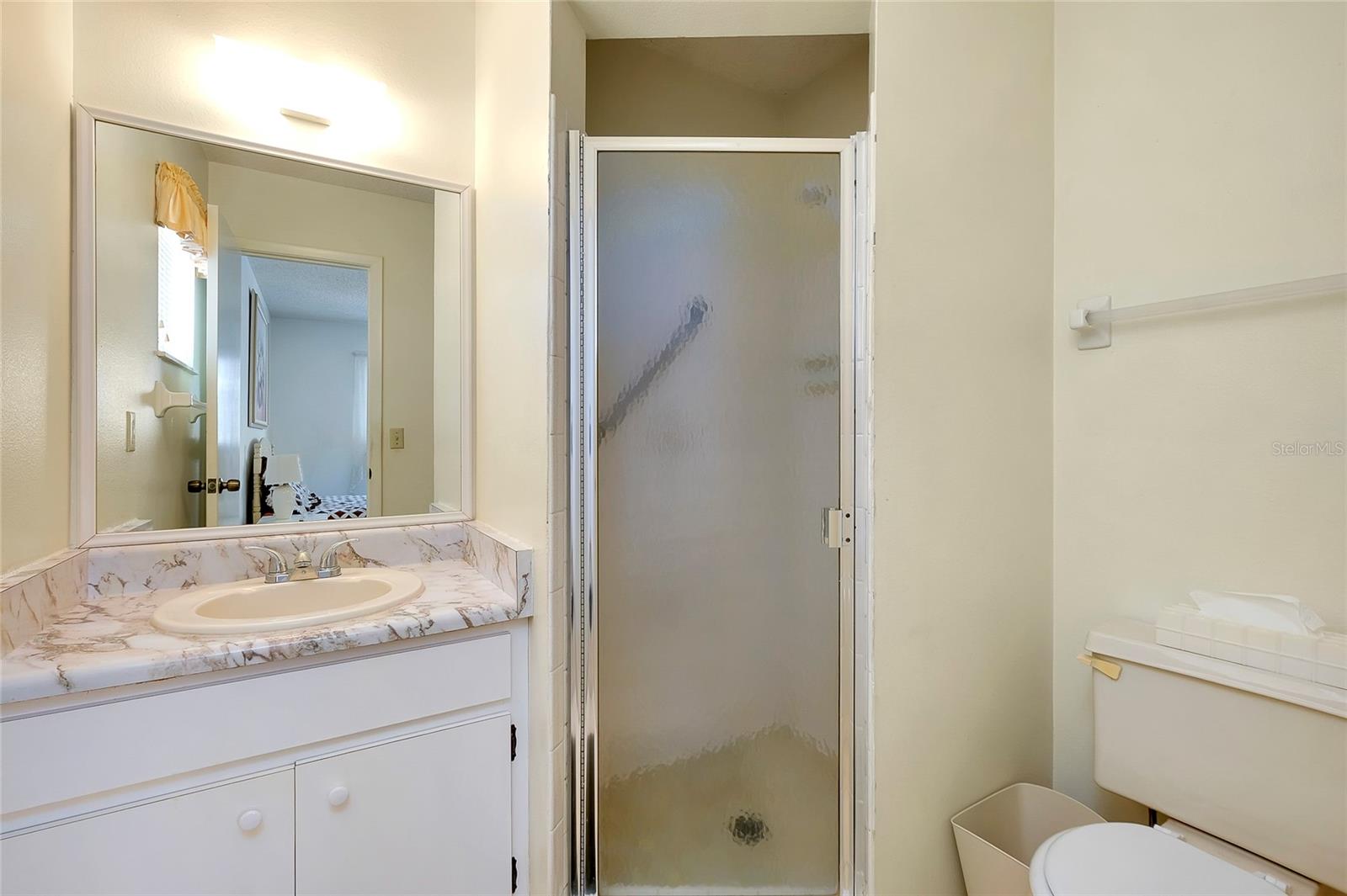 Listing photo id 32 for 472 Circlewood Drive L9