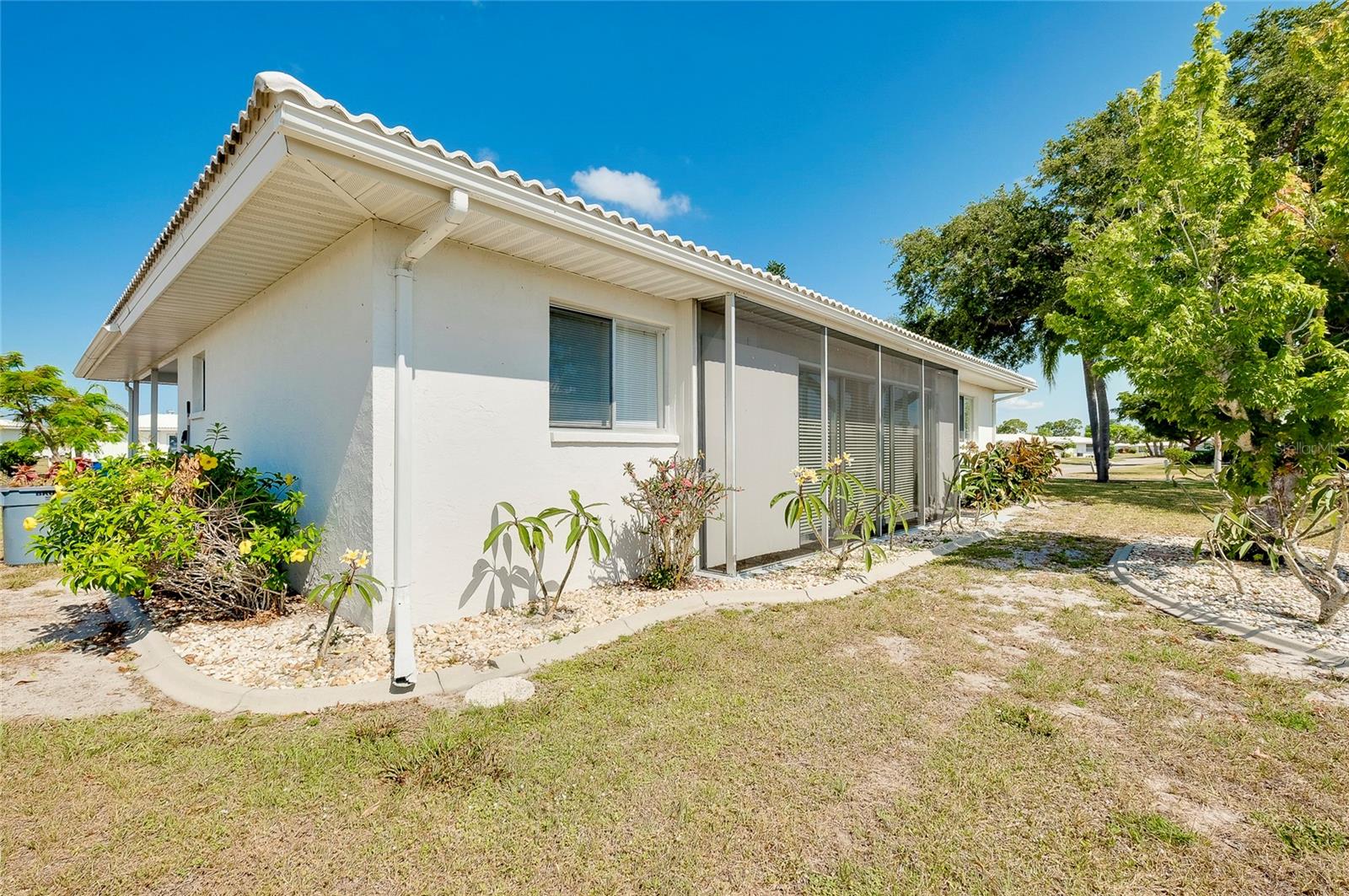 Listing photo id 5 for 472 Circlewood Drive L9
