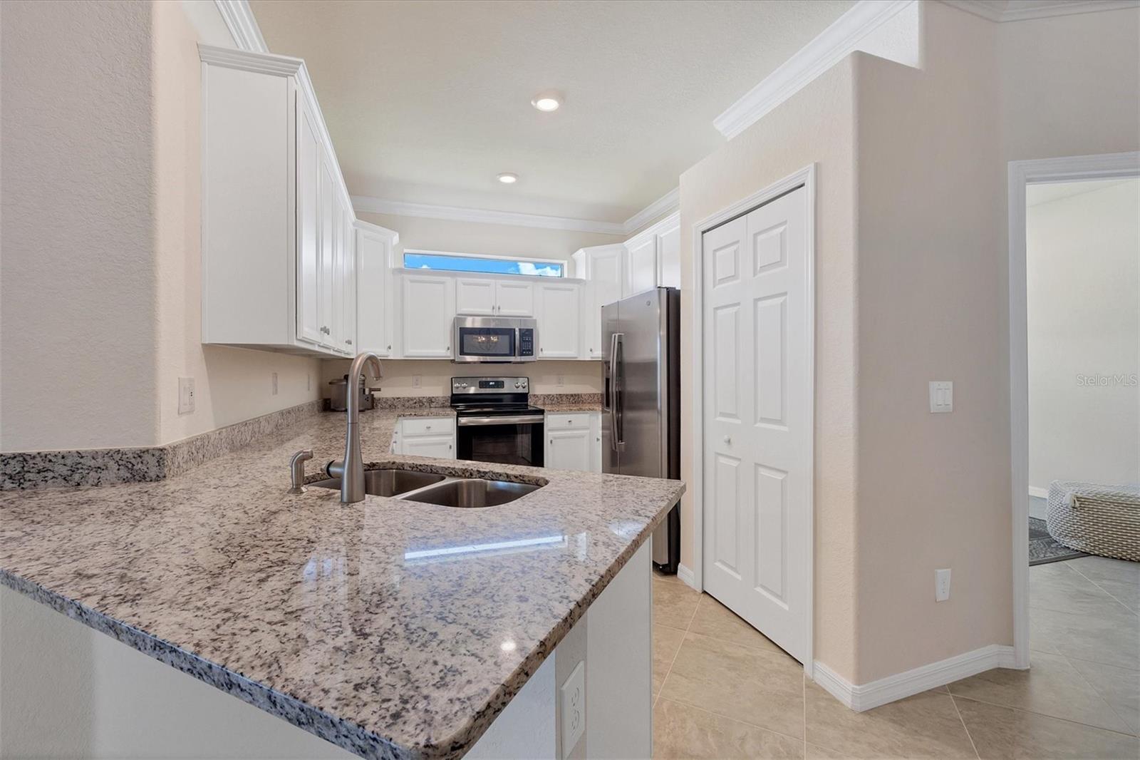 Image 33 of 100 For 24065 Canterwood Way