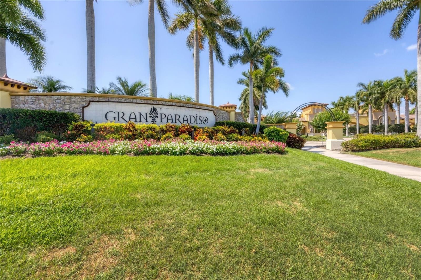 Listing photo id 37 for 12871 Cinqueterre Drive