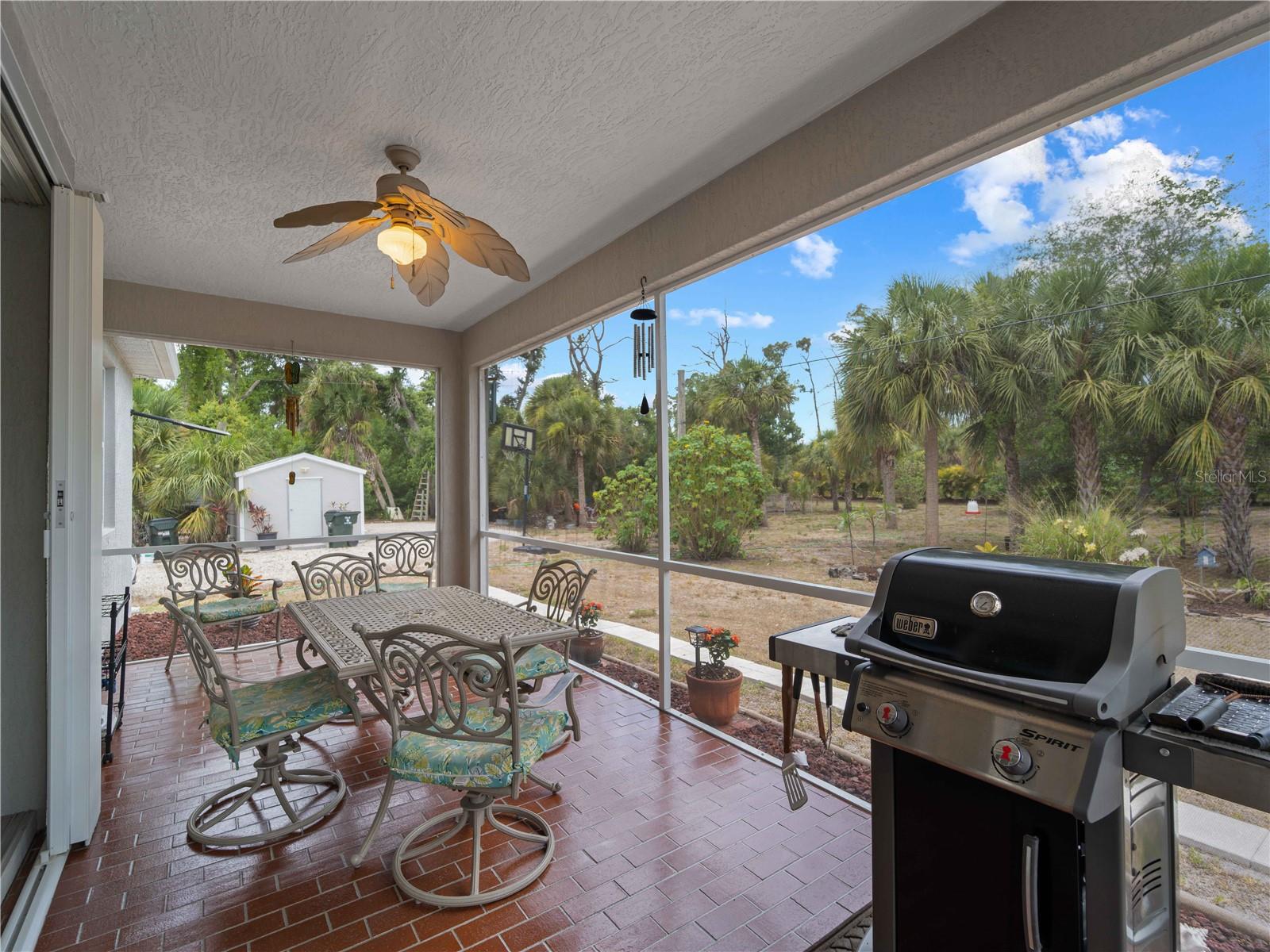 Listing photo id 37 for 4801 Brickell Drive