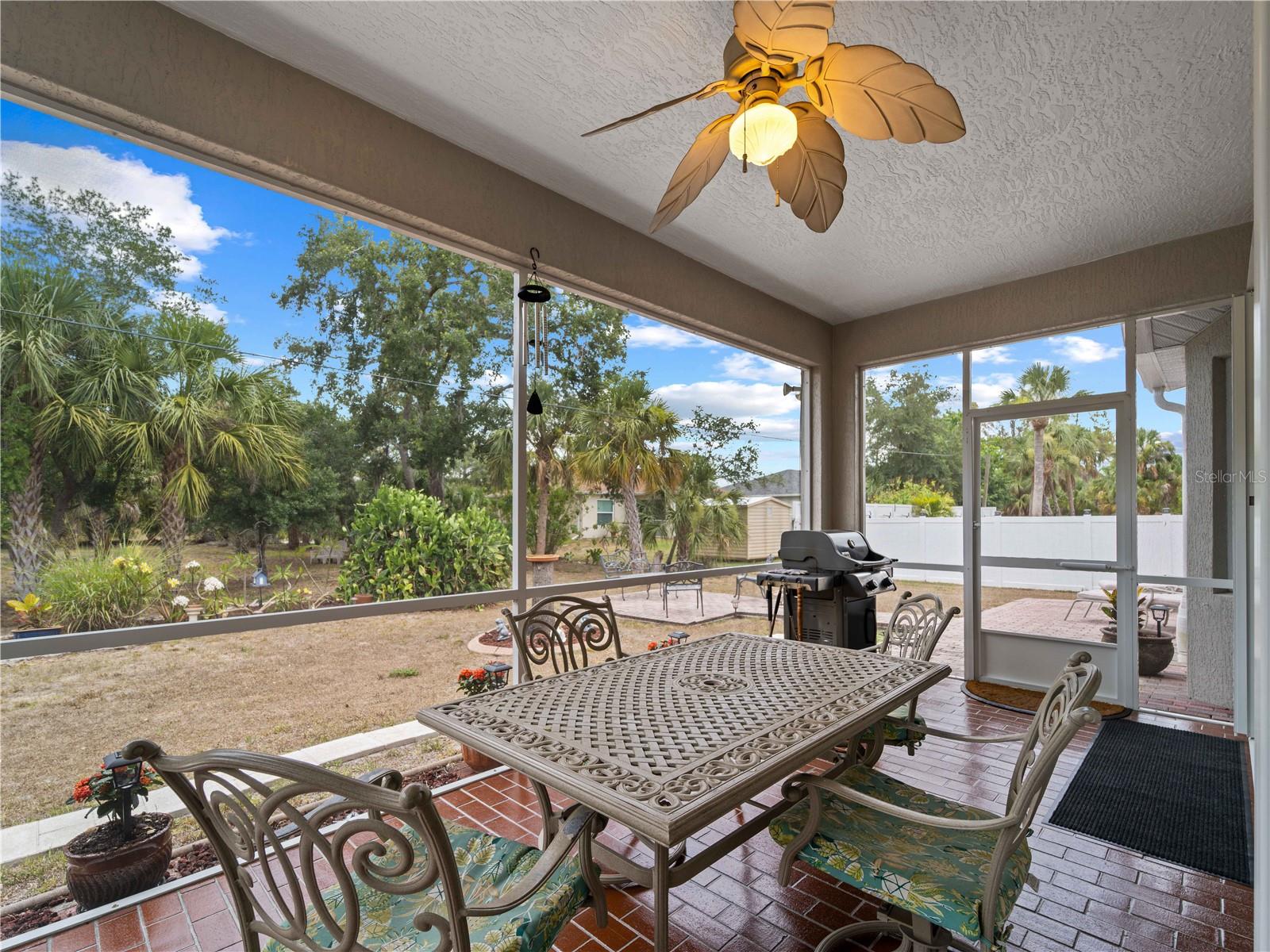 Listing photo id 38 for 4801 Brickell Drive