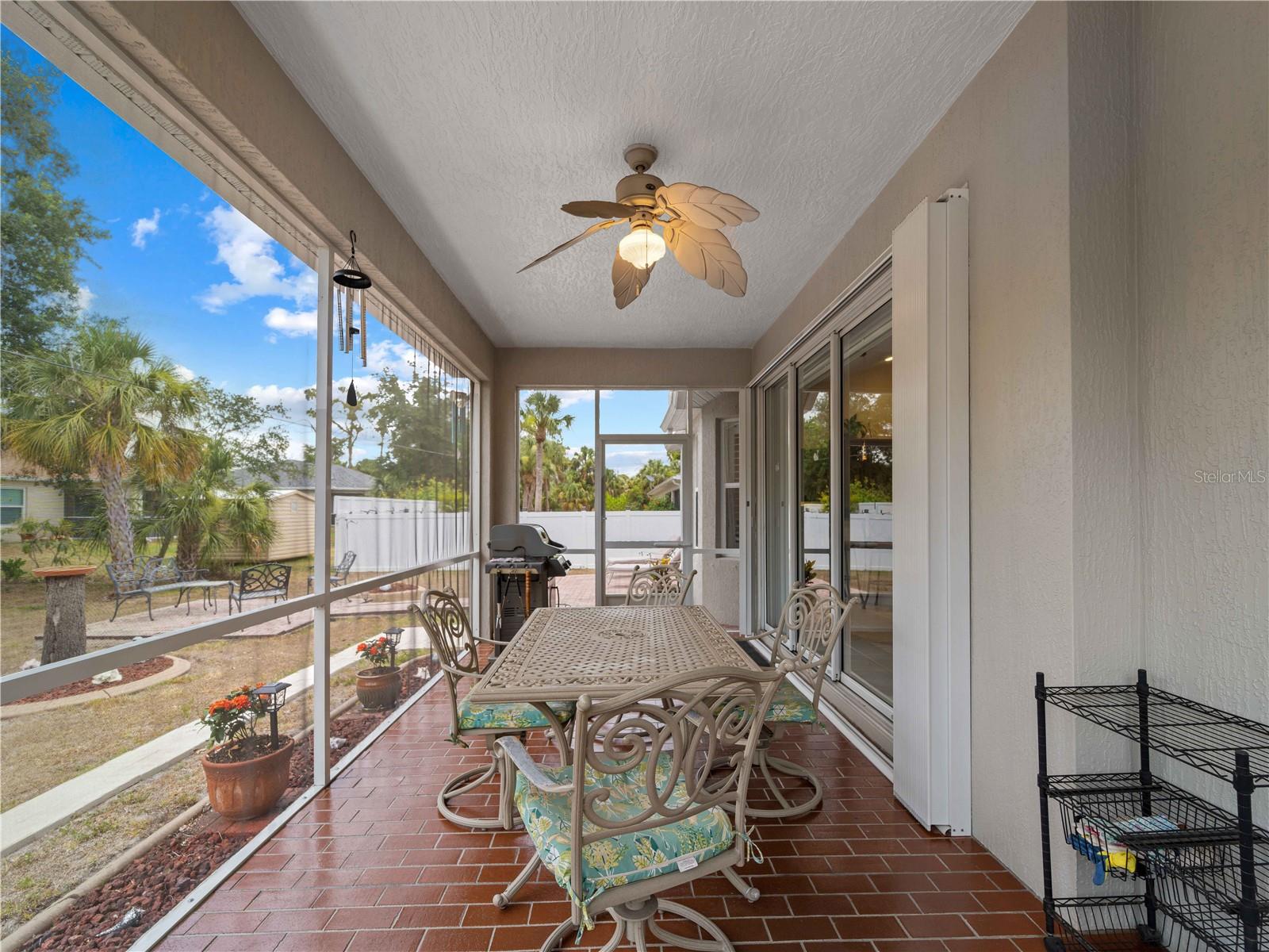 Listing photo id 39 for 4801 Brickell Drive