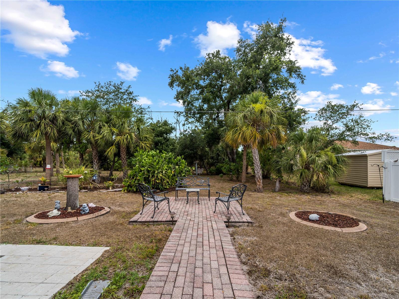 Listing photo id 41 for 4801 Brickell Drive