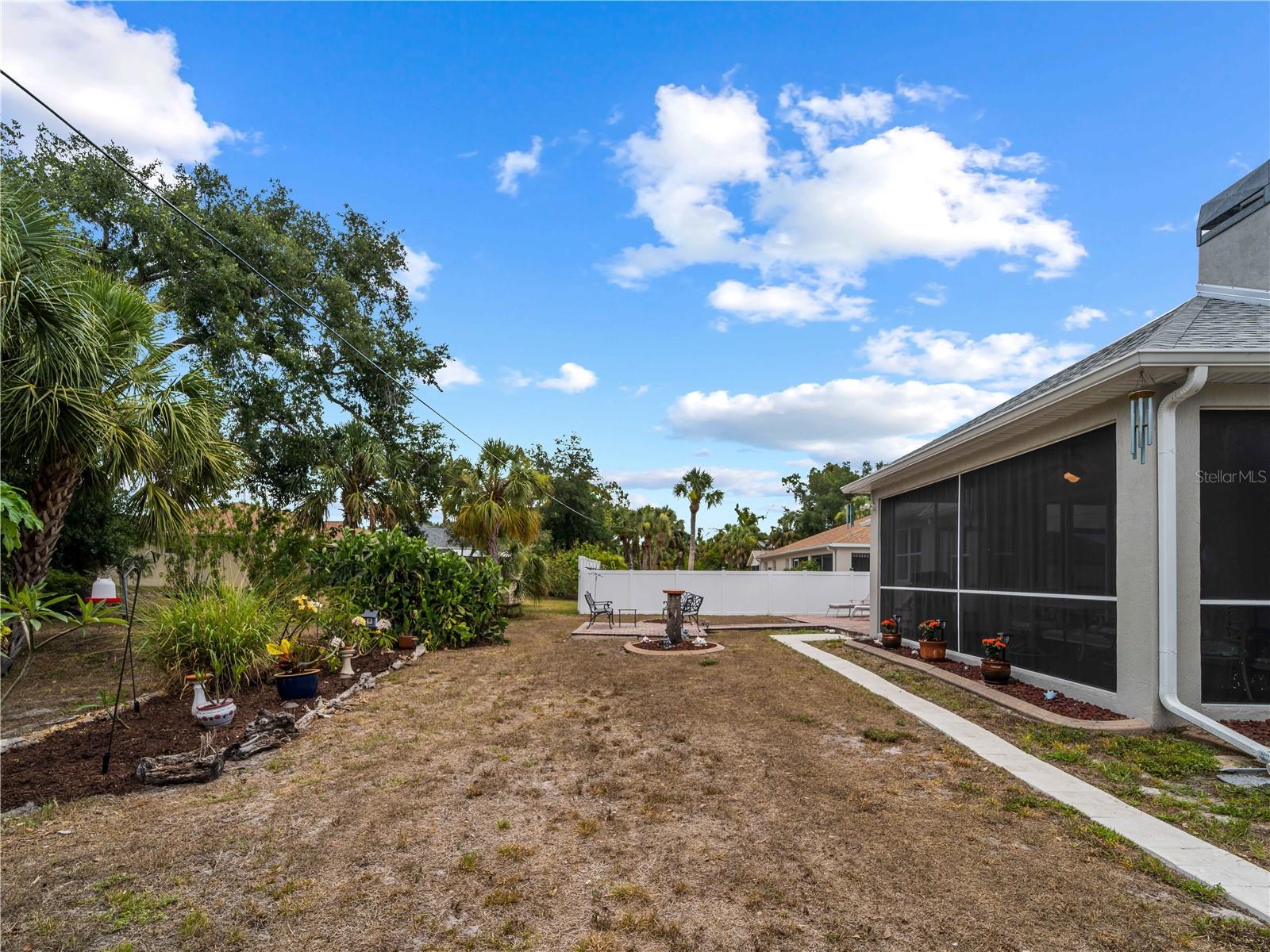 Listing photo id 44 for 4801 Brickell Drive