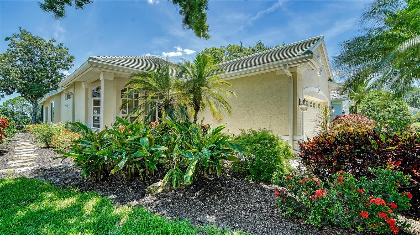 Details for 334 Melrose Court, VENICE, FL 34292