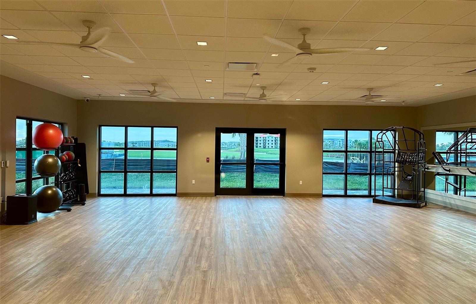 Image 31 of 44 For 12390 Wellen Golf Street 101
