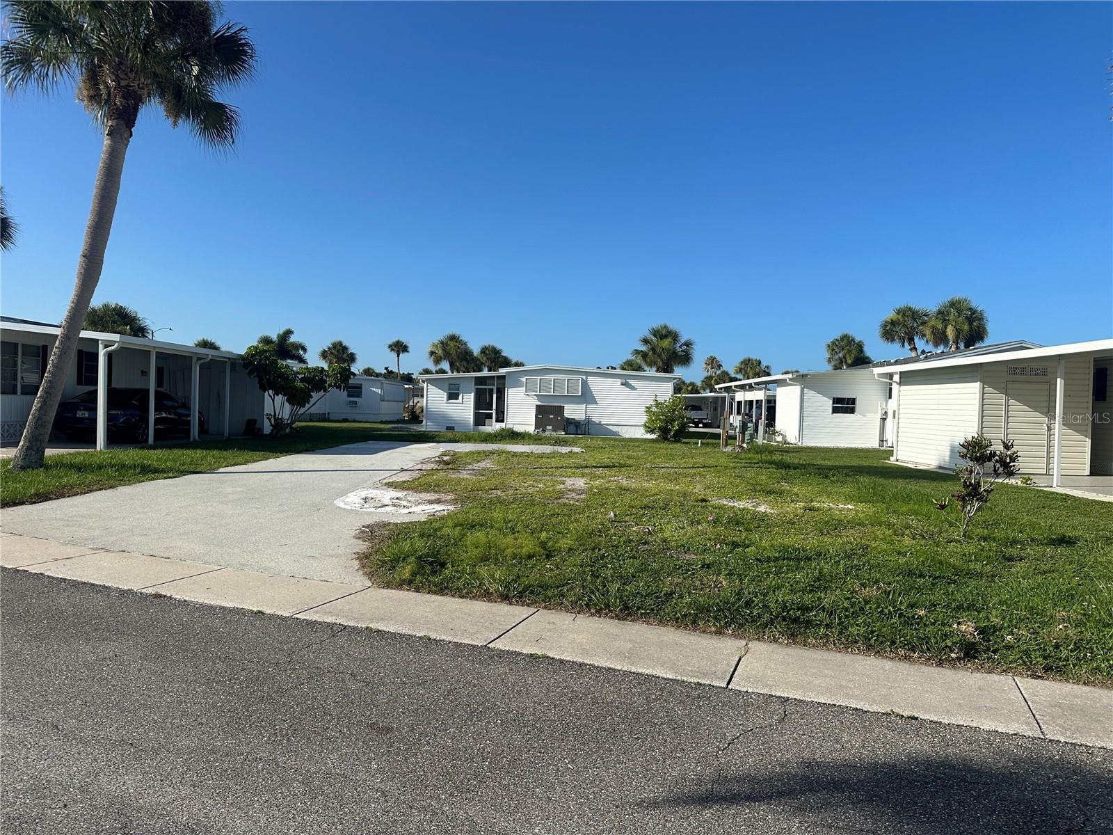 Details for 670 Delphinium Drive, VENICE, FL 34293