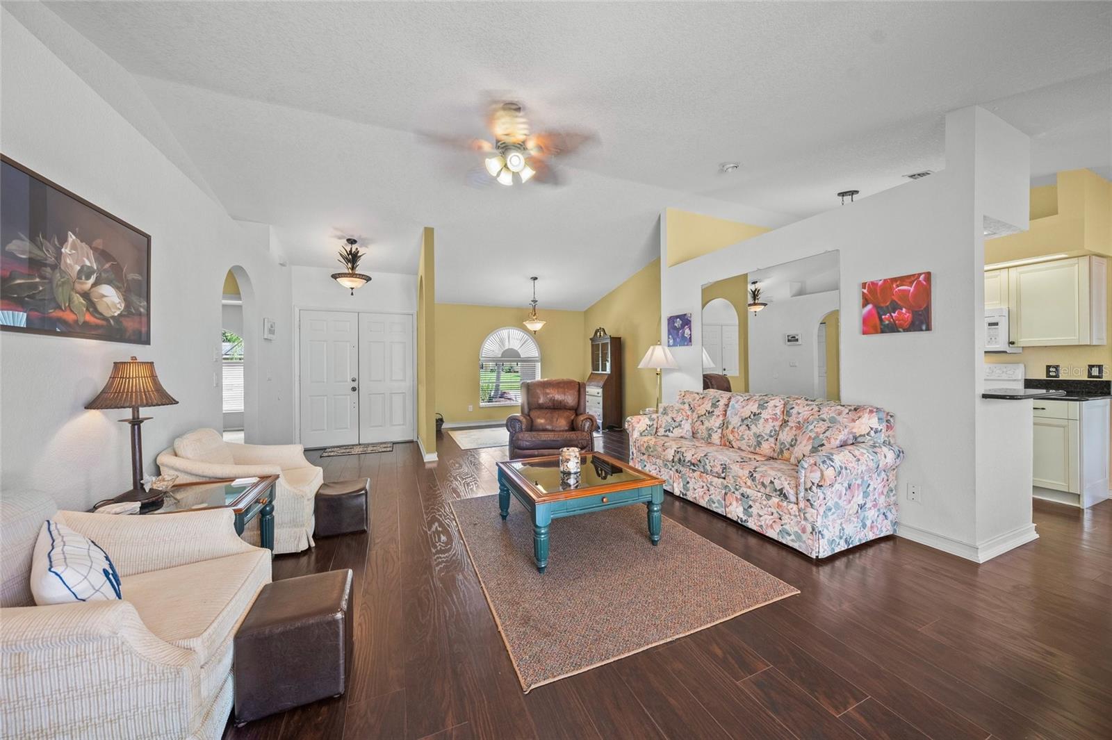 Listing photo id 10 for 4619 Flint Drive