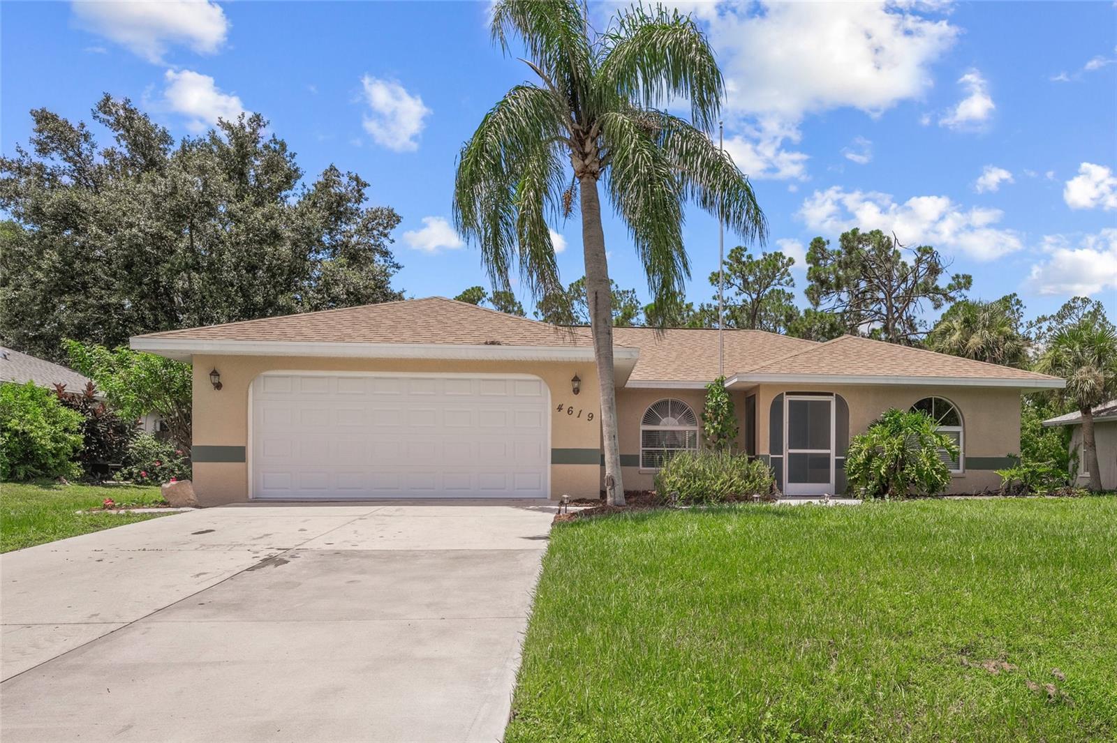 Listing photo id 0 for 4619 Flint Drive
