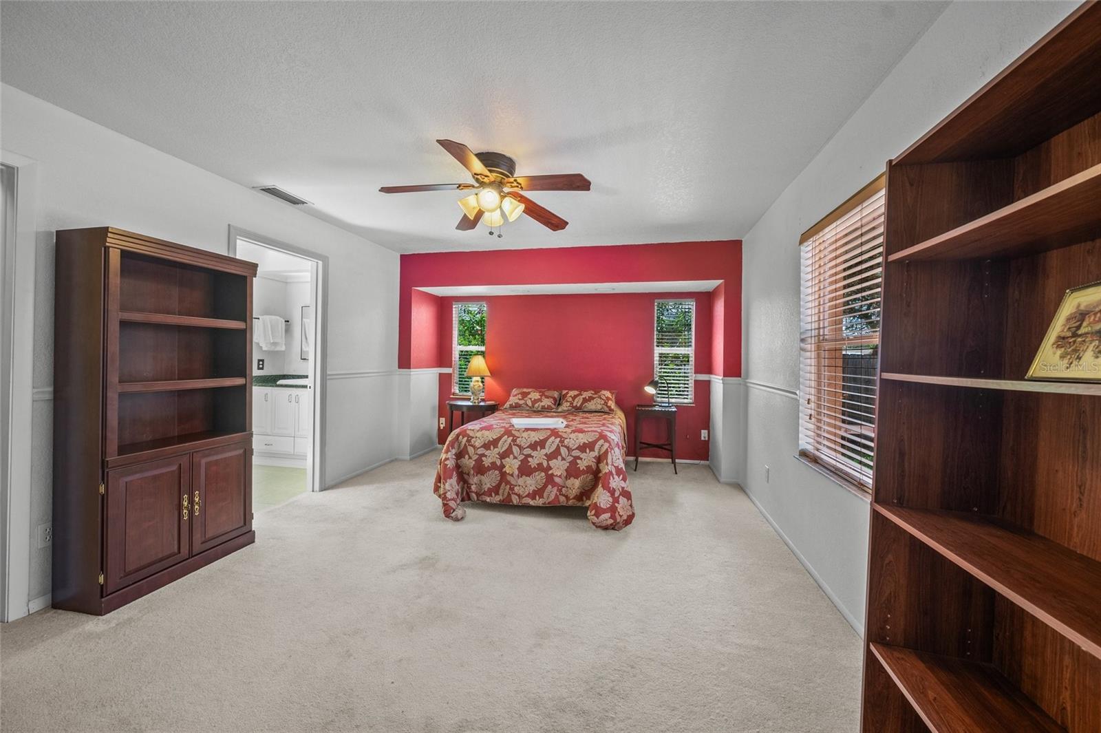 Listing photo id 18 for 4619 Flint Drive