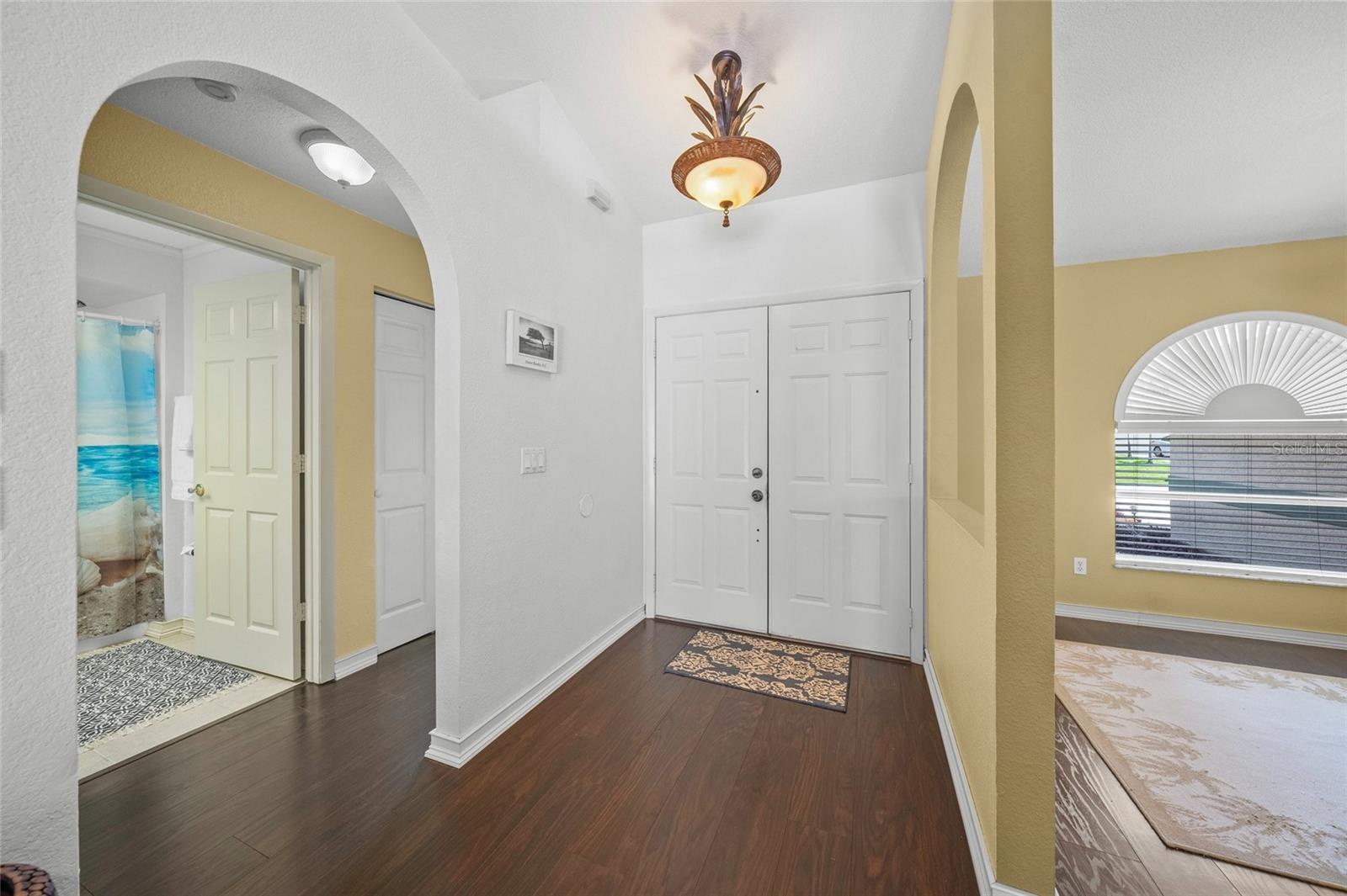 Listing photo id 6 for 4619 Flint Drive