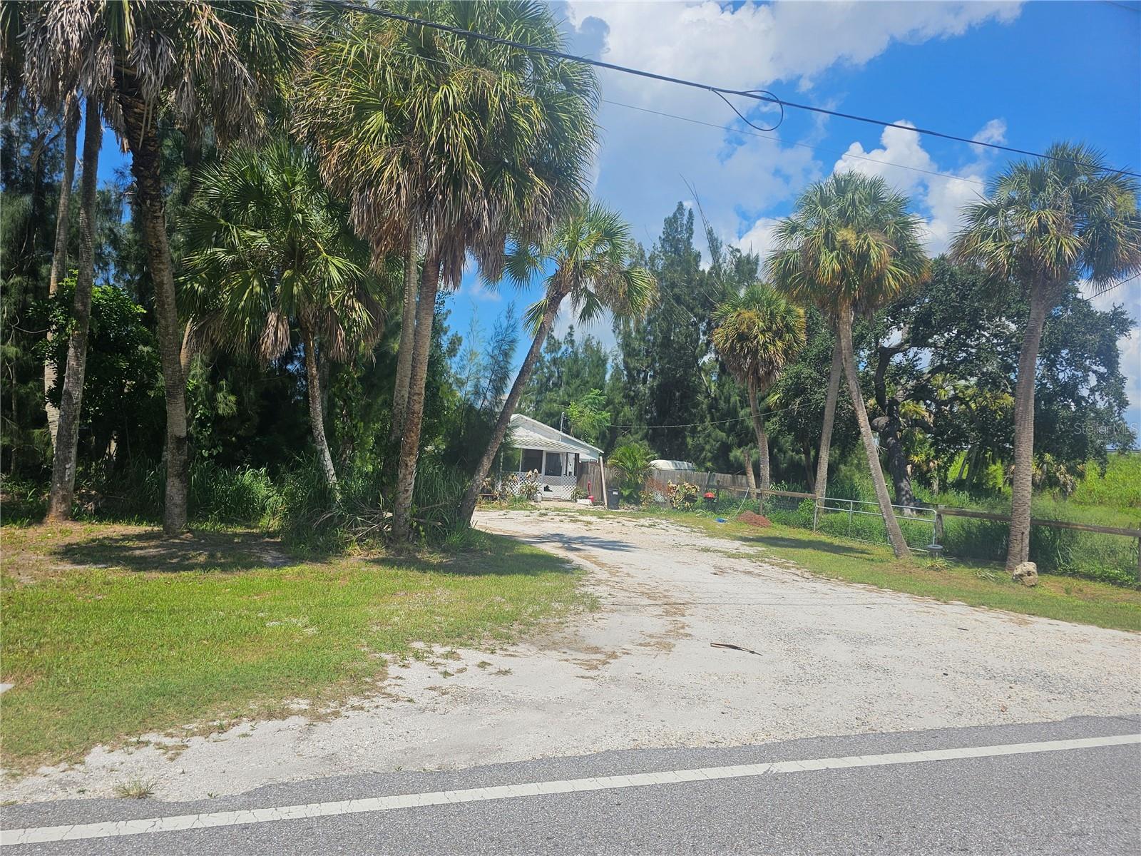 Listing photo id 0 for 425 Jackson Road