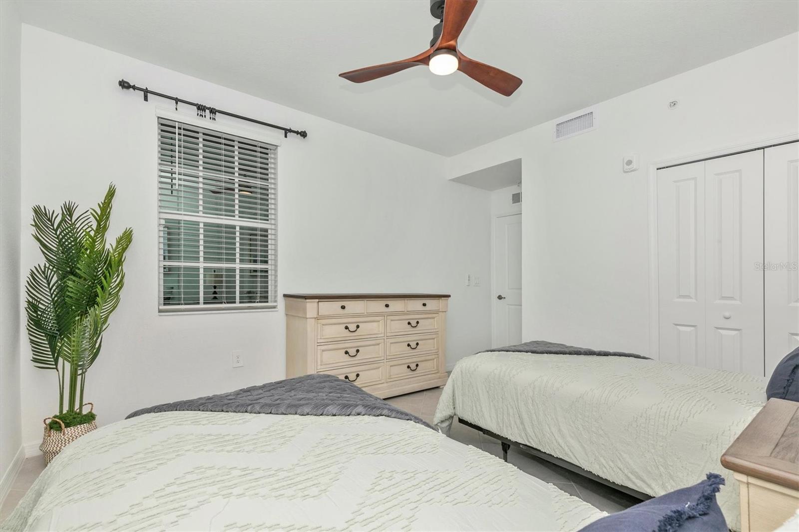 Image 31 of 99 For 12520 Galapagos Street 107