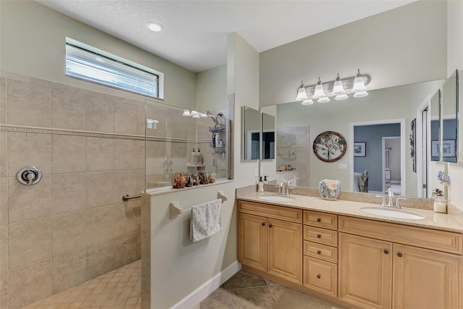 Image 34 of 48 For 20193 Pezzana Drive