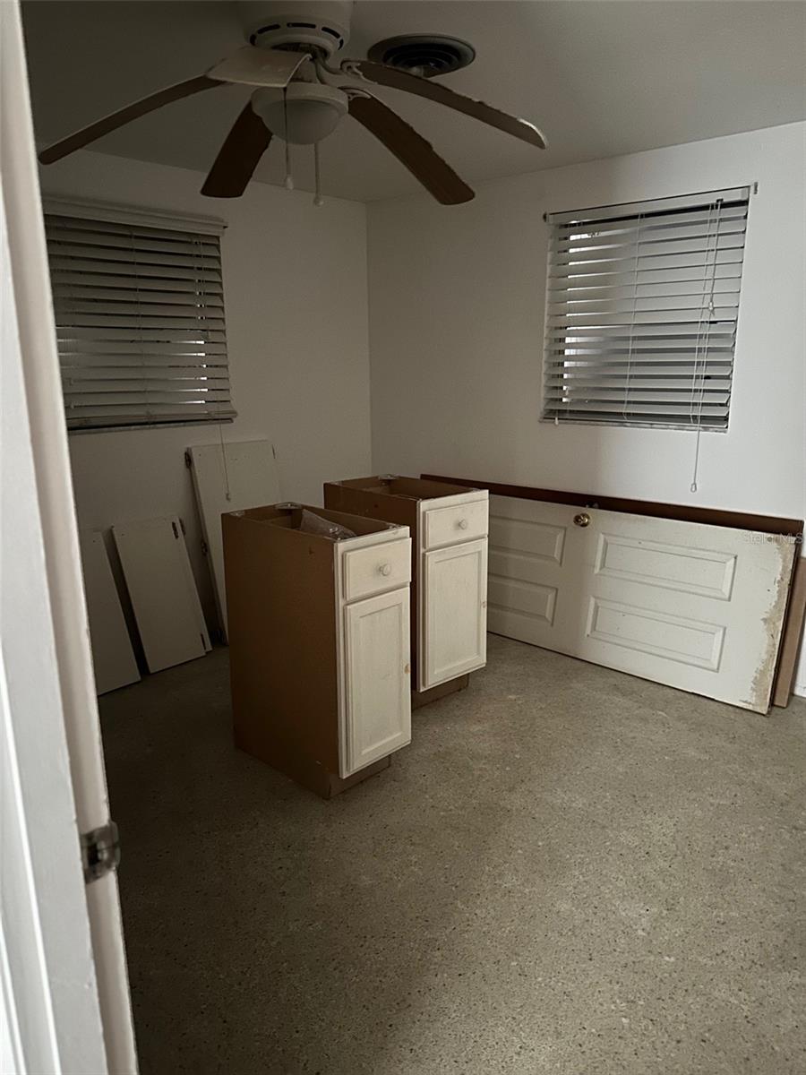 Image 9 of 14 For 3485 Roslyn Road