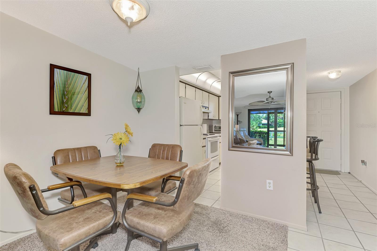 Image 18 of 59 For 925 Capri Isles Boulevard 1