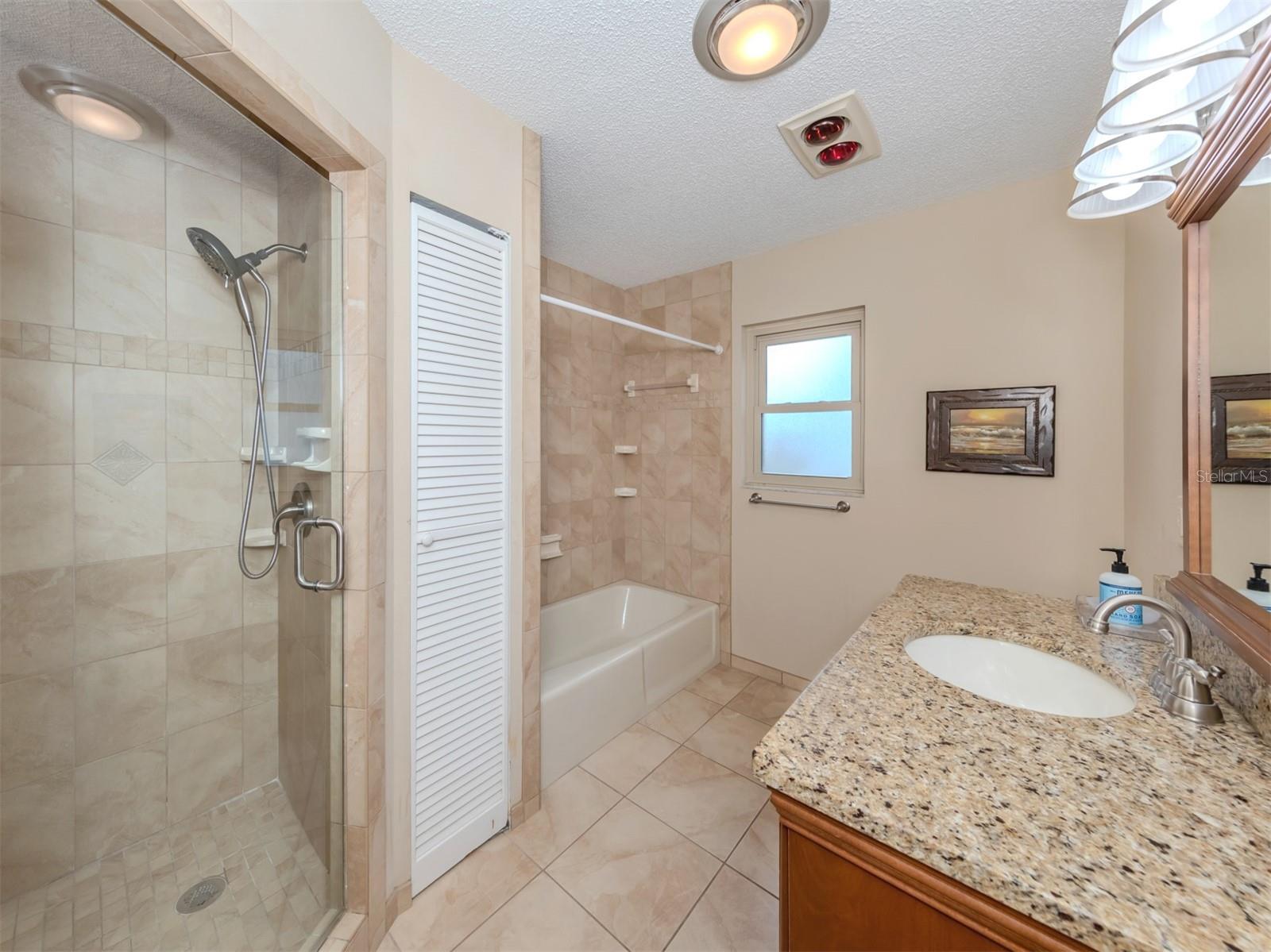 Listing photo id 21 for 429 Darling Drive