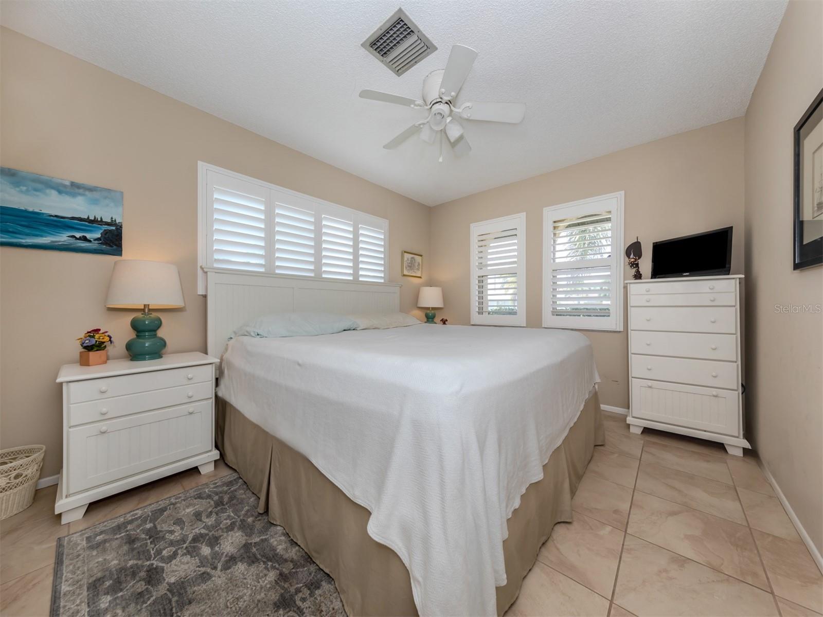 Listing photo id 23 for 429 Darling Drive