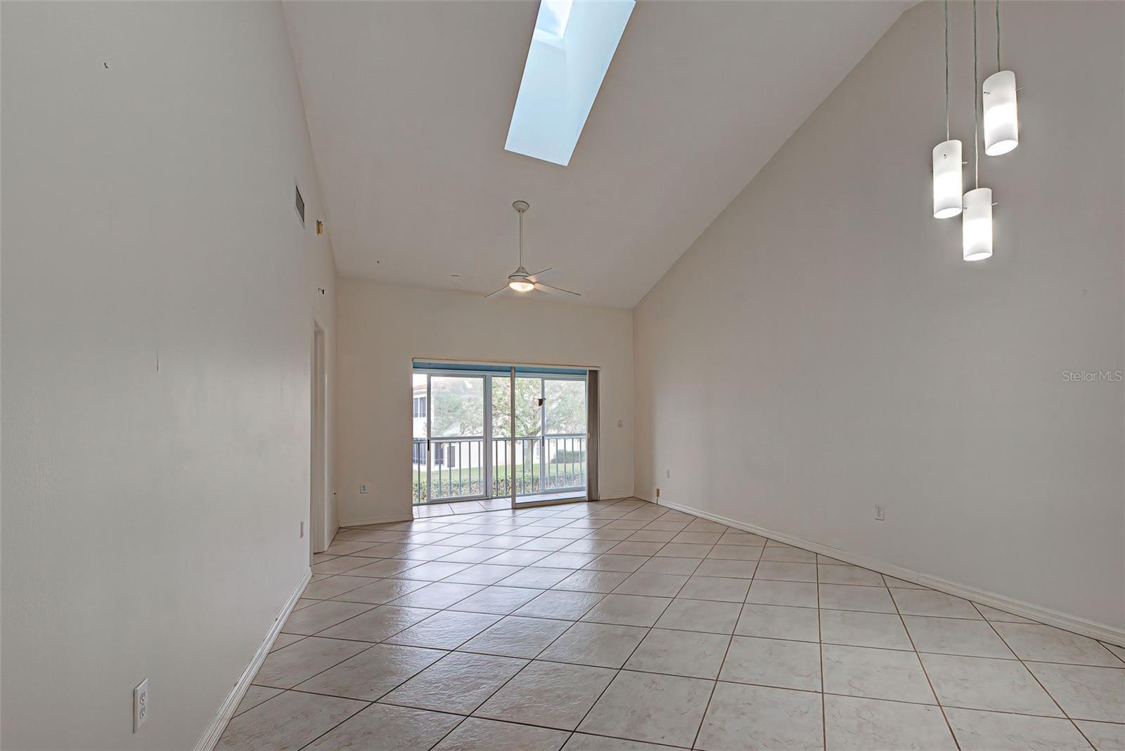 Image 4 of 58 For 1041 Capri Isles Boulevard 209