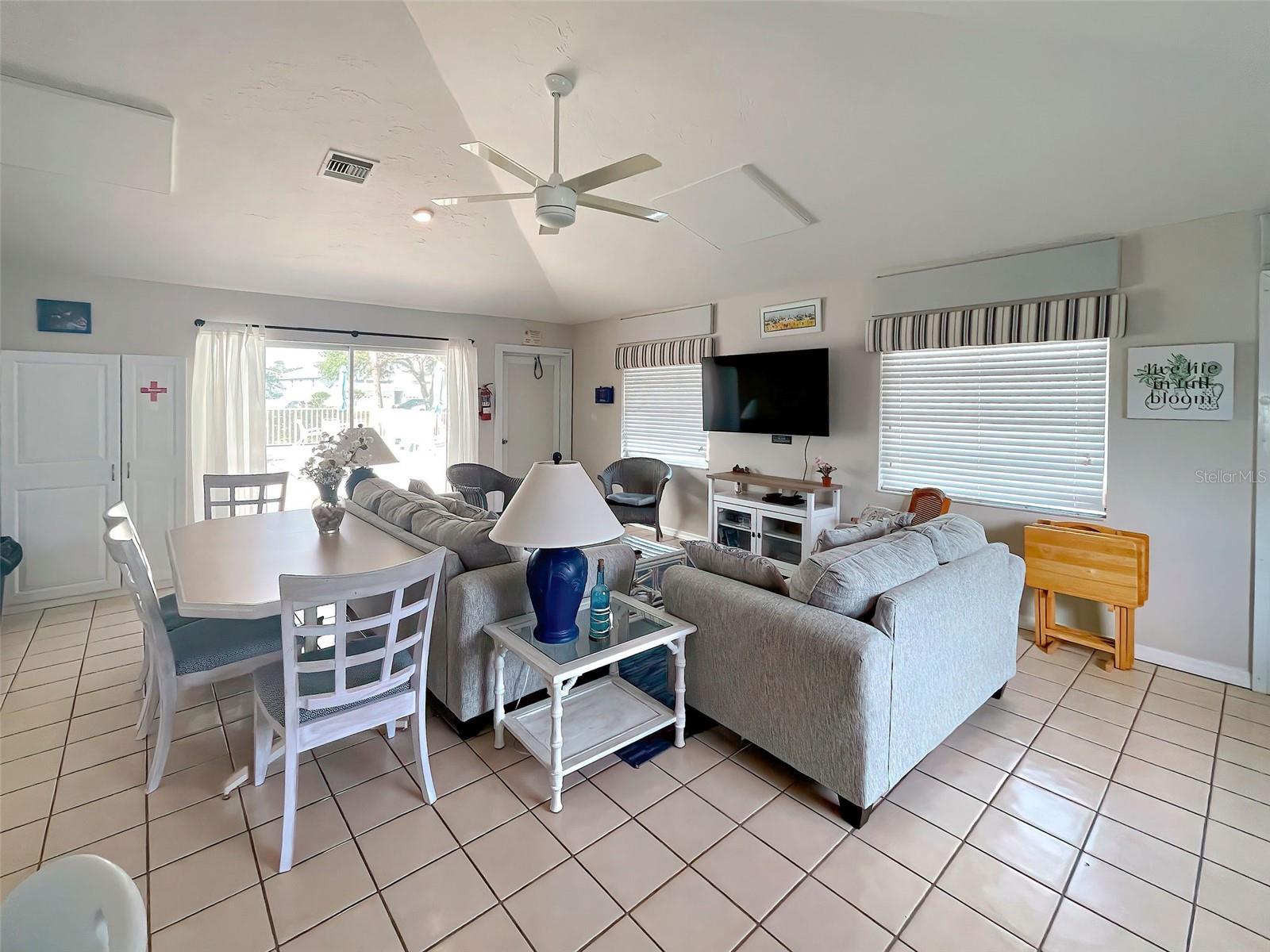 Image 41 of 58 For 1041 Capri Isles Boulevard 209