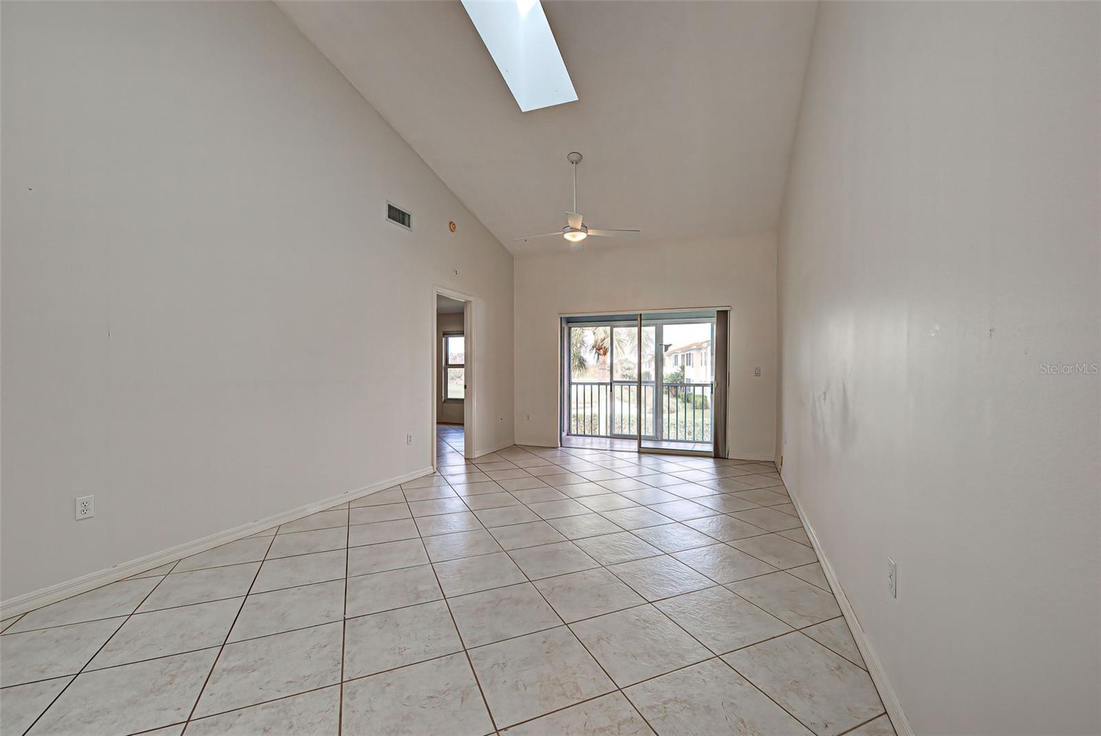 Image 6 of 58 For 1041 Capri Isles Boulevard 209