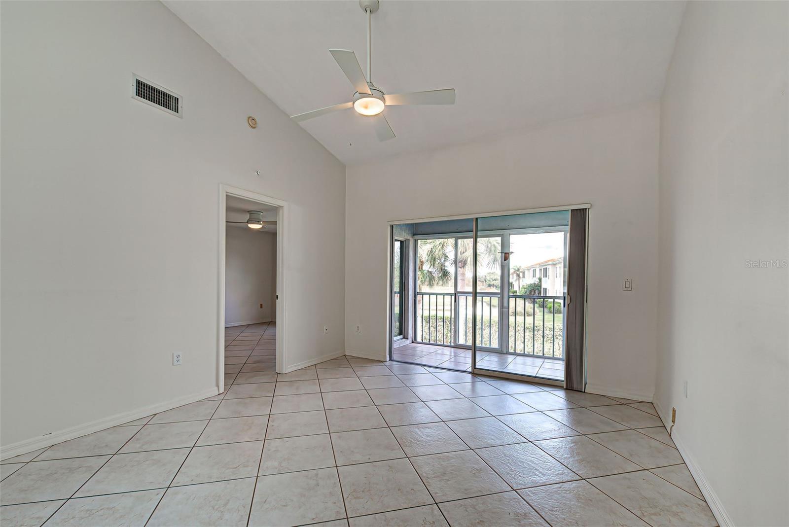 Image 9 of 58 For 1041 Capri Isles Boulevard 209