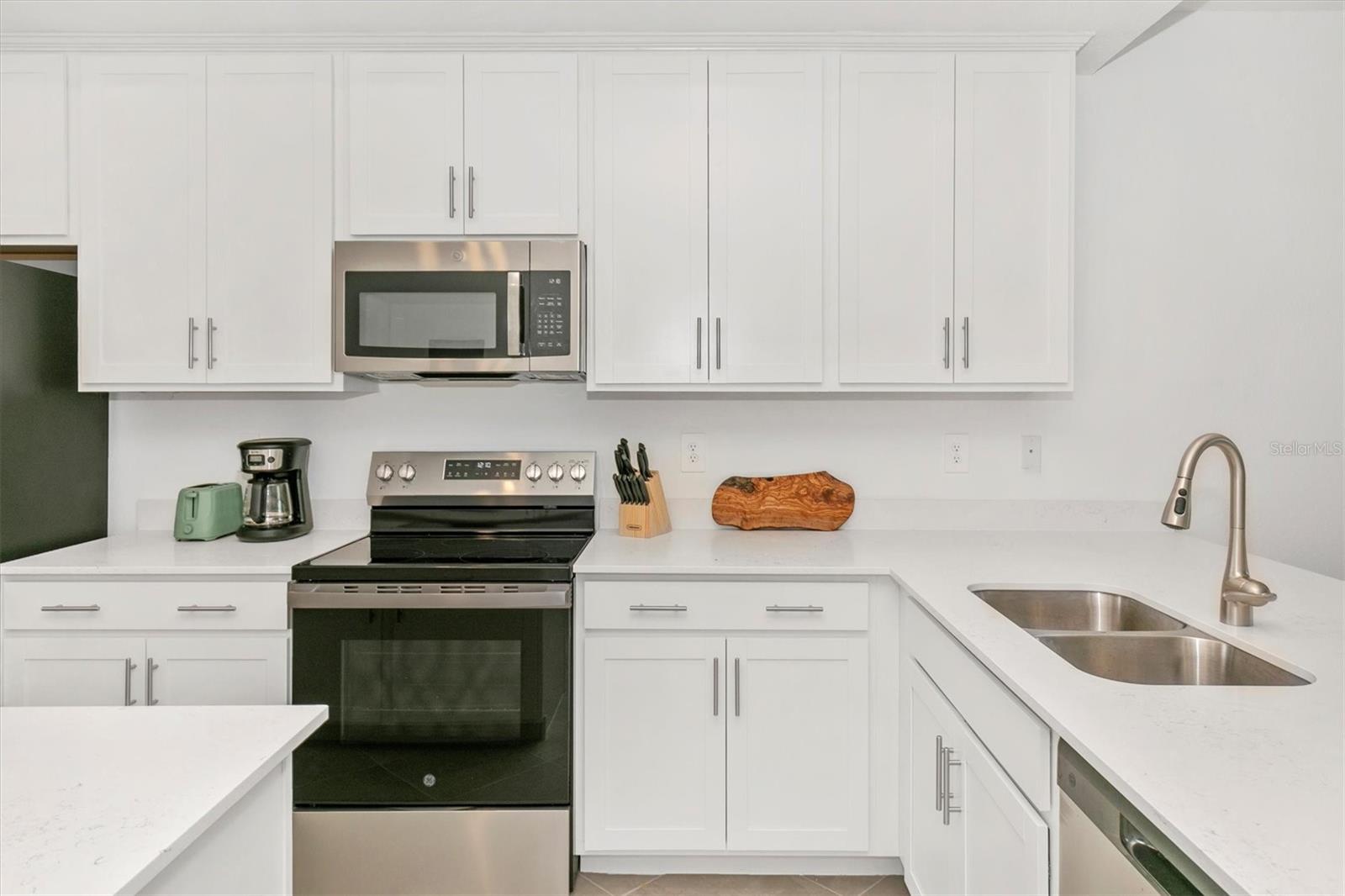 Image 11 of 100 For 12320 Wellen Golf Street 204